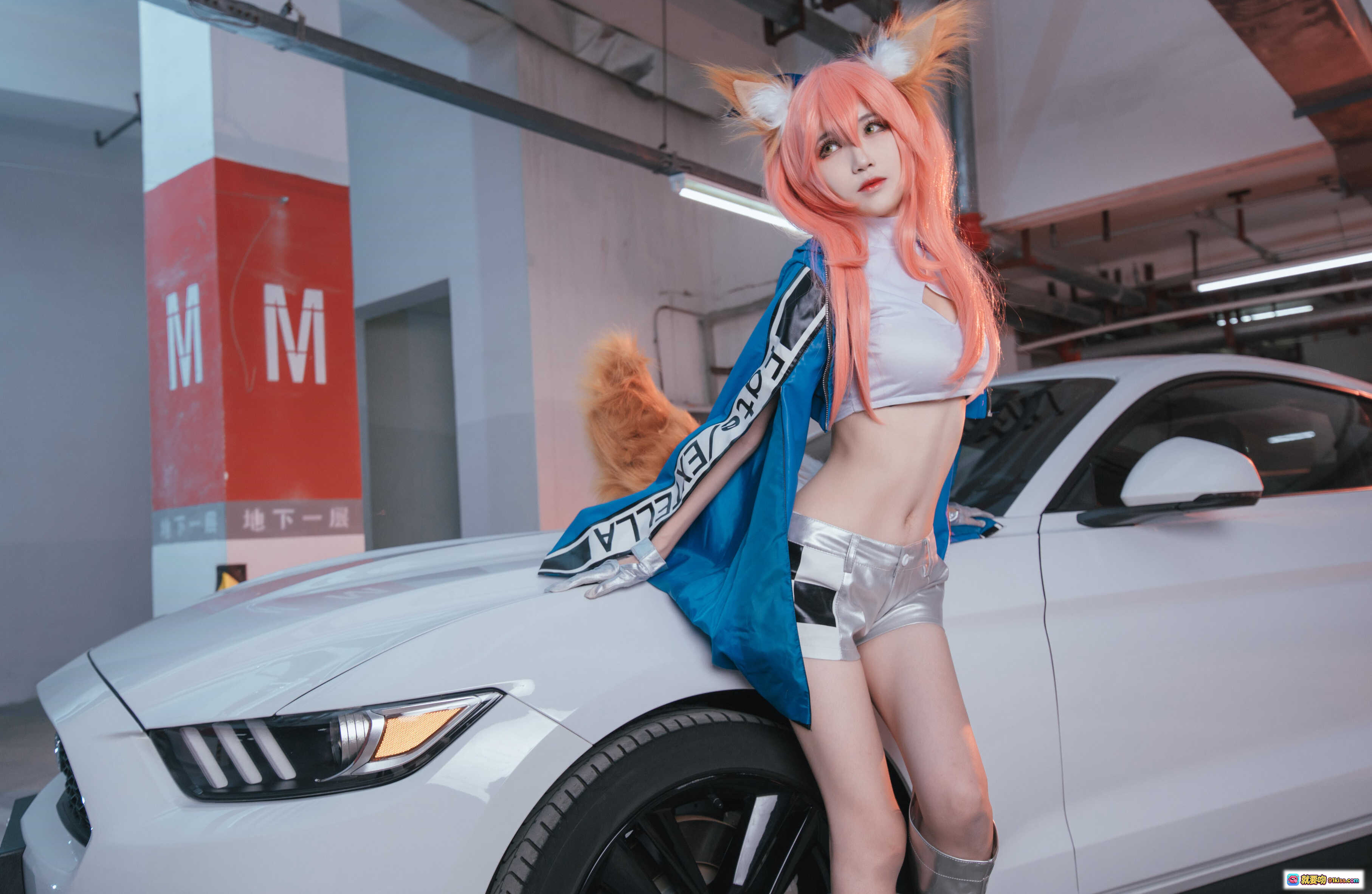 图片[5] - 妖君白研Fate/Grand Order玉藻前COS正片｜橙发狐耳少女车内驾驶造型｜Fate EX服装细节还原 - 就要吻