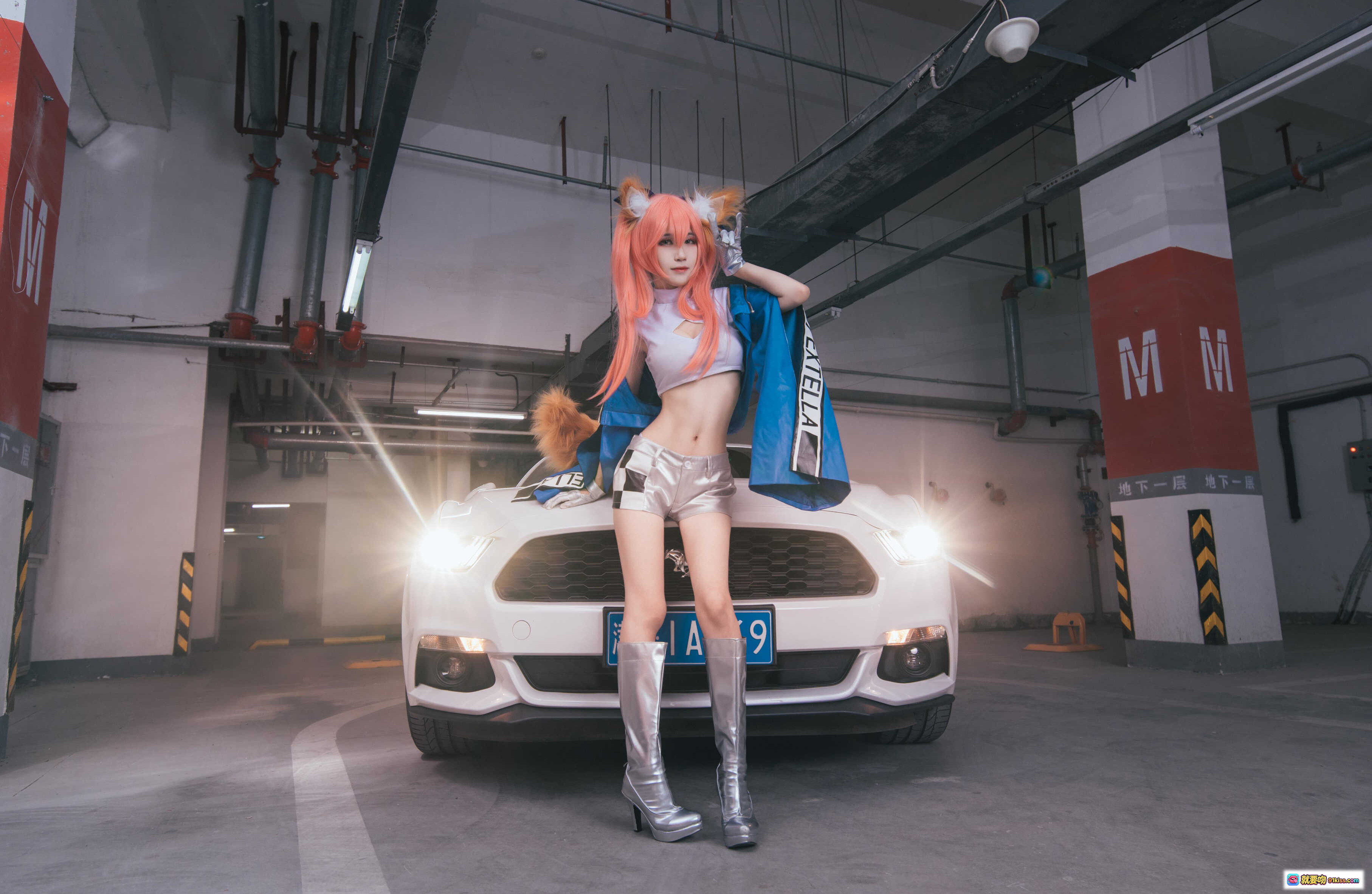 图片[2] - 妖君白研Fate/Grand Order玉藻前COS正片｜橙发狐耳少女车内驾驶造型｜Fate EX服装细节还原 - 就要吻