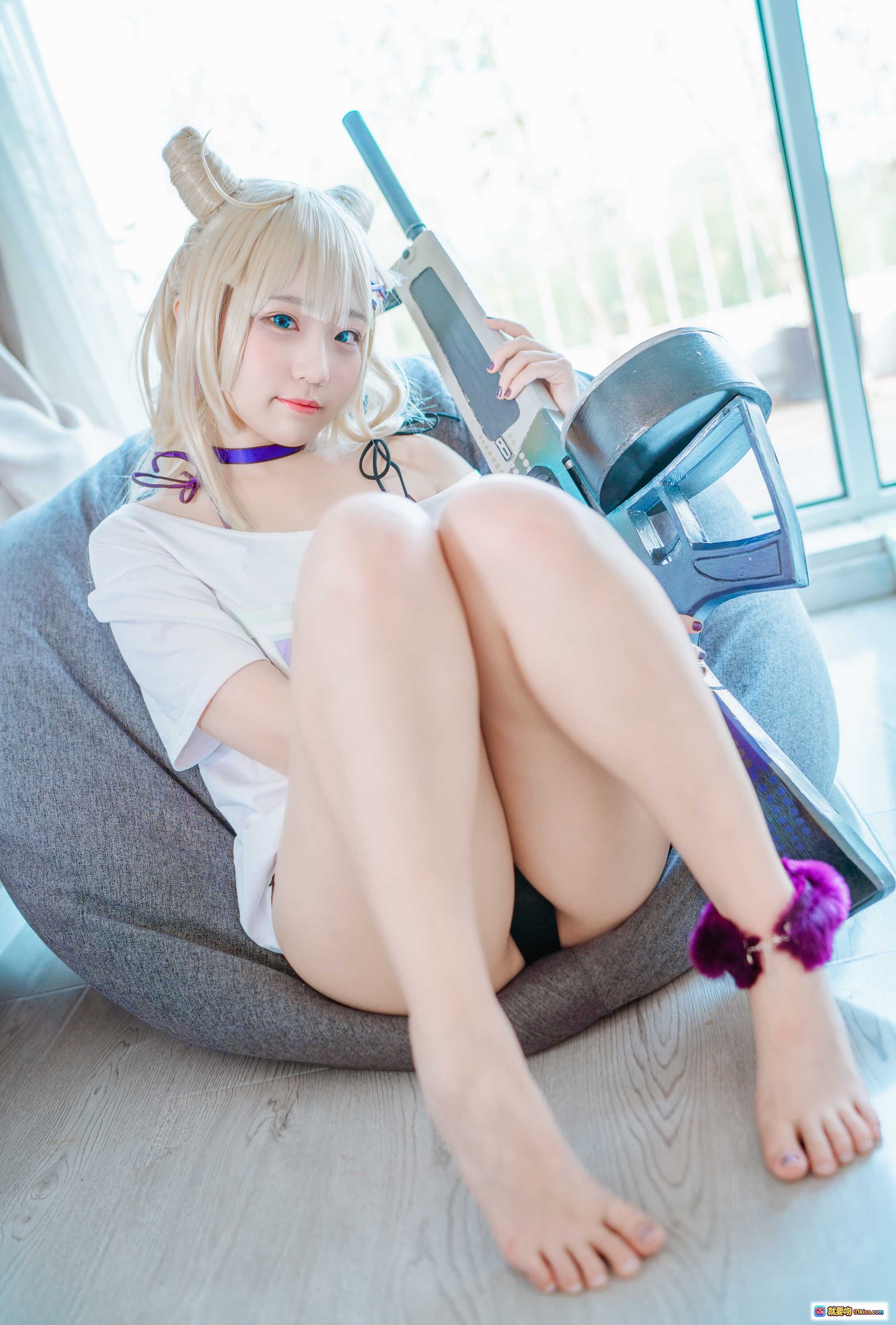 图片[10] - 弥美Mime NO.014 少女前线AA-12 Cosplay 无烟棒棒糖 白衬衫黑短裤 猫耳发饰 紫色袜圈 室内写真 27P高清图集 - 就要吻