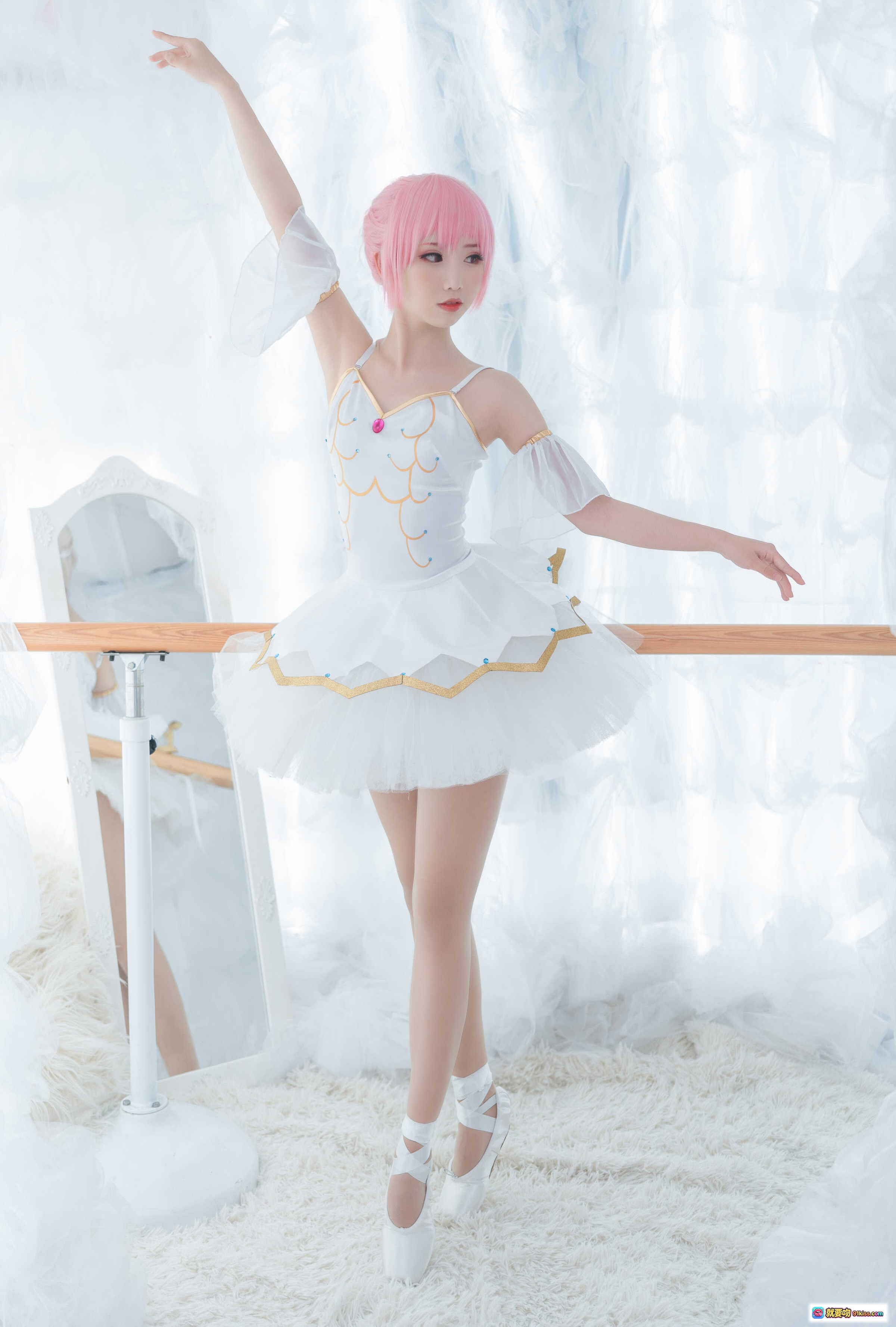 图片[7] - 面饼仙儿NO.041小圆芭蕾cos写真 白色芭蕾舞裙粉色短发舞蹈室柔光氛围少女优雅姿态12P高清图集 - 就要吻