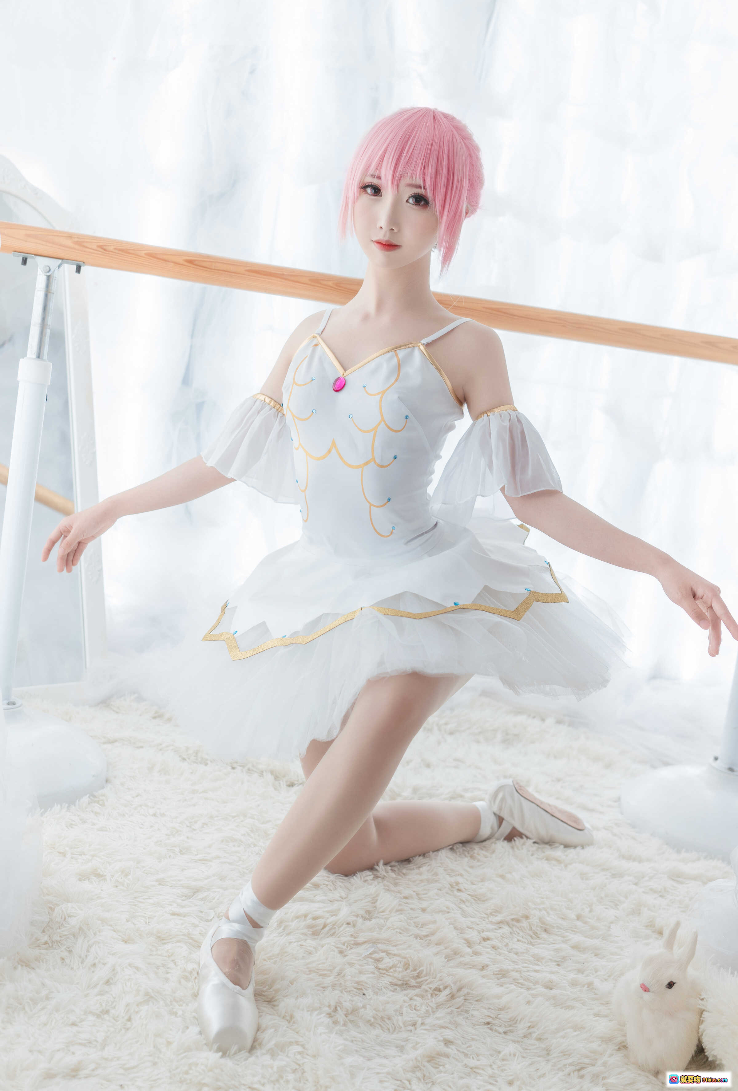 图片[6] - 面饼仙儿NO.041小圆芭蕾cos写真 白色芭蕾舞裙粉色短发舞蹈室柔光氛围少女优雅姿态12P高清图集 - 就要吻