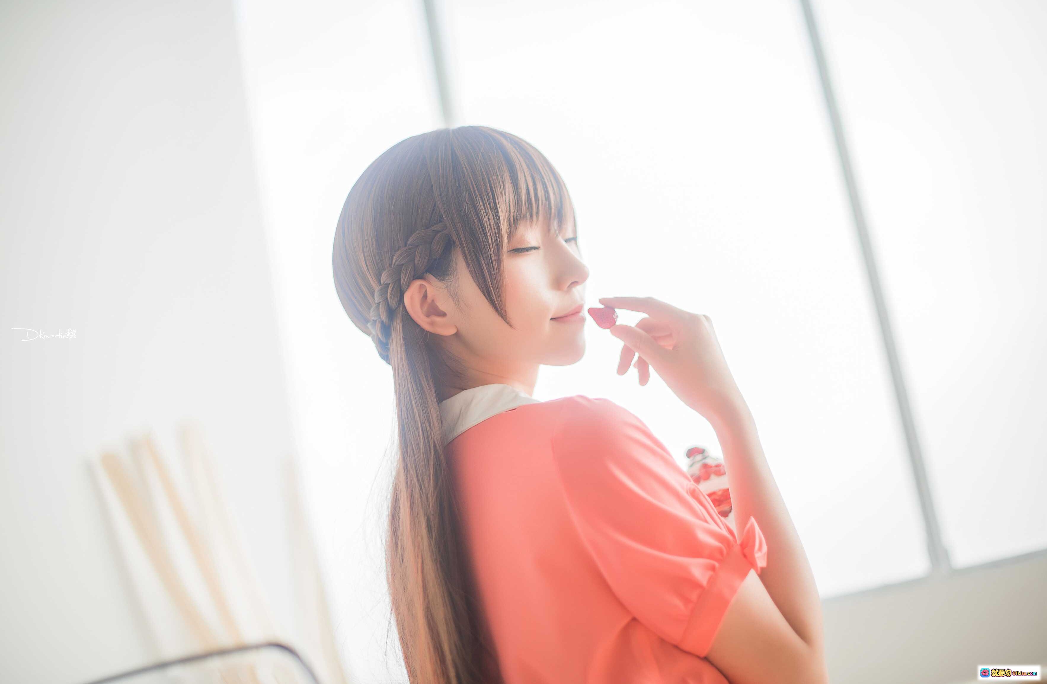 图片[10] - Kitaro绮太郎NO.082水原千鹤cos写真｜粉色上衣白色裙装镜前甜美微笑｜日系少女风高清美图 - 就要吻