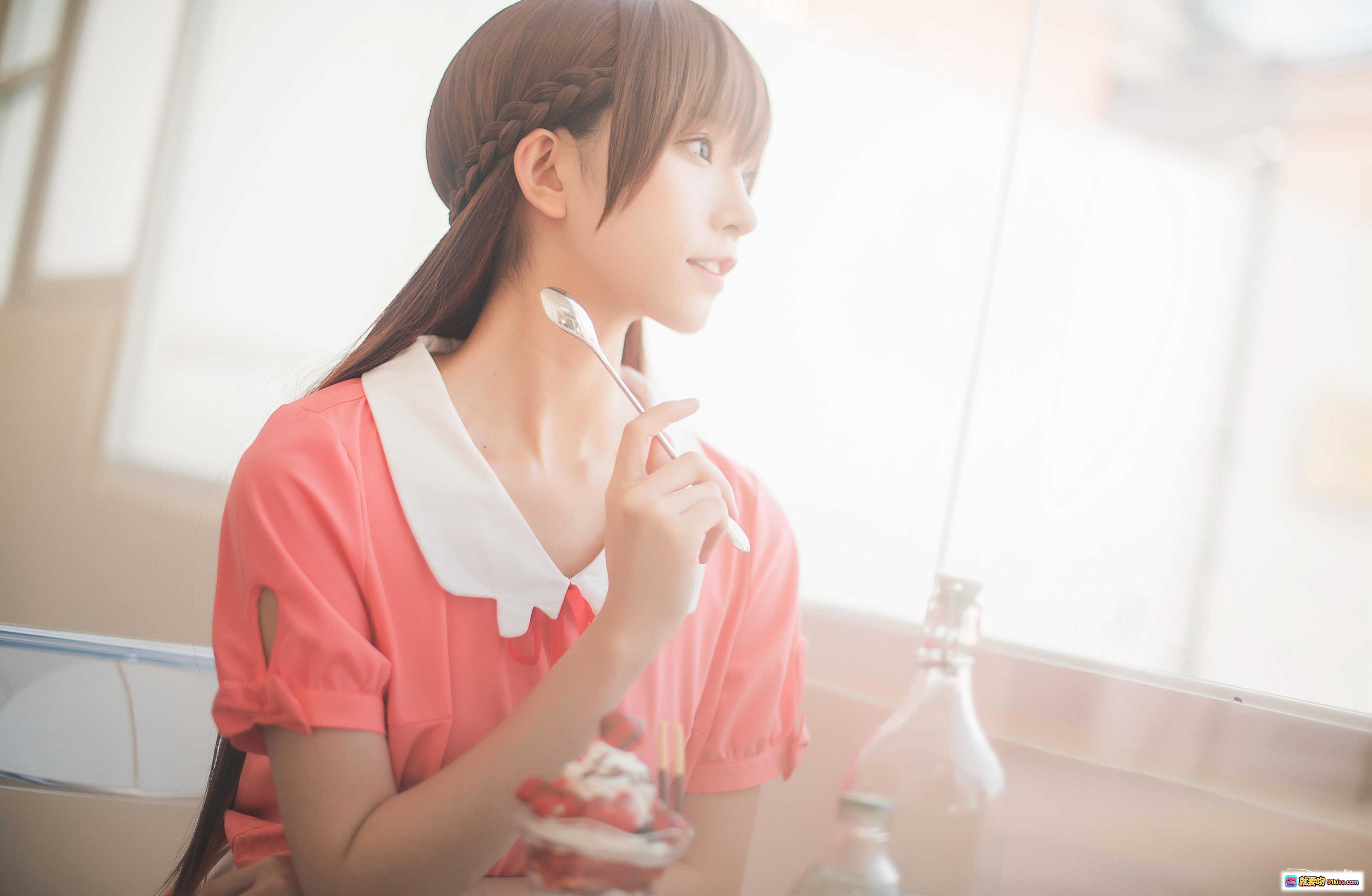 图片[3] - Kitaro绮太郎NO.082水原千鹤cos写真｜粉色上衣白色裙装镜前甜美微笑｜日系少女风高清美图 - 就要吻