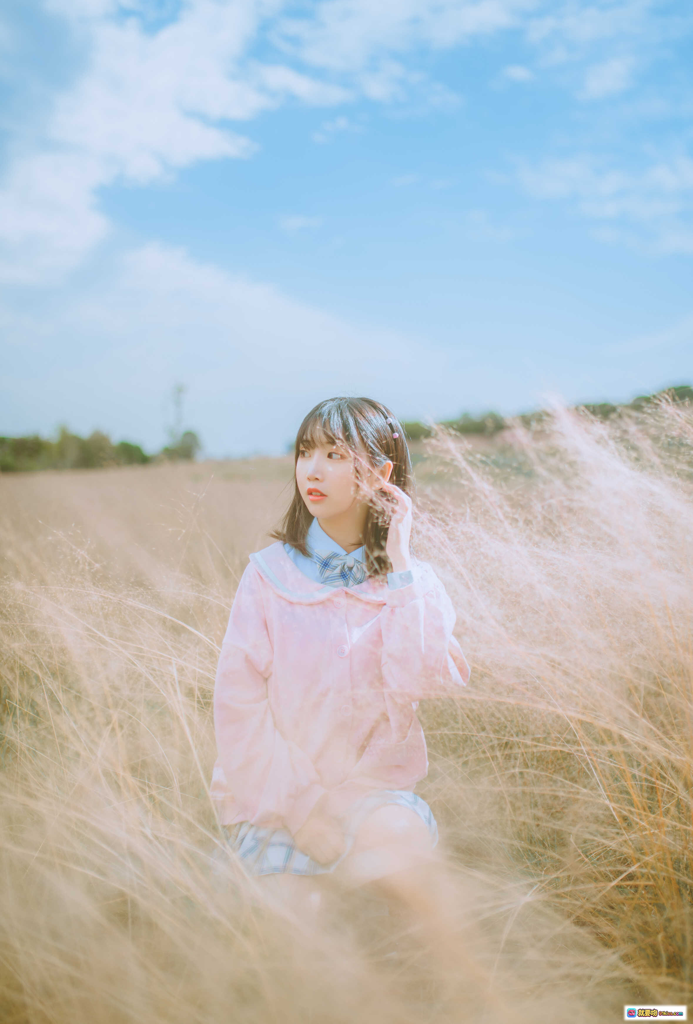 图片[9] - 面饼仙儿NO.063粉黛草JK写真｜粉色开衫格裙少女户外伸展自然光甜美风摄影集 - 就要吻