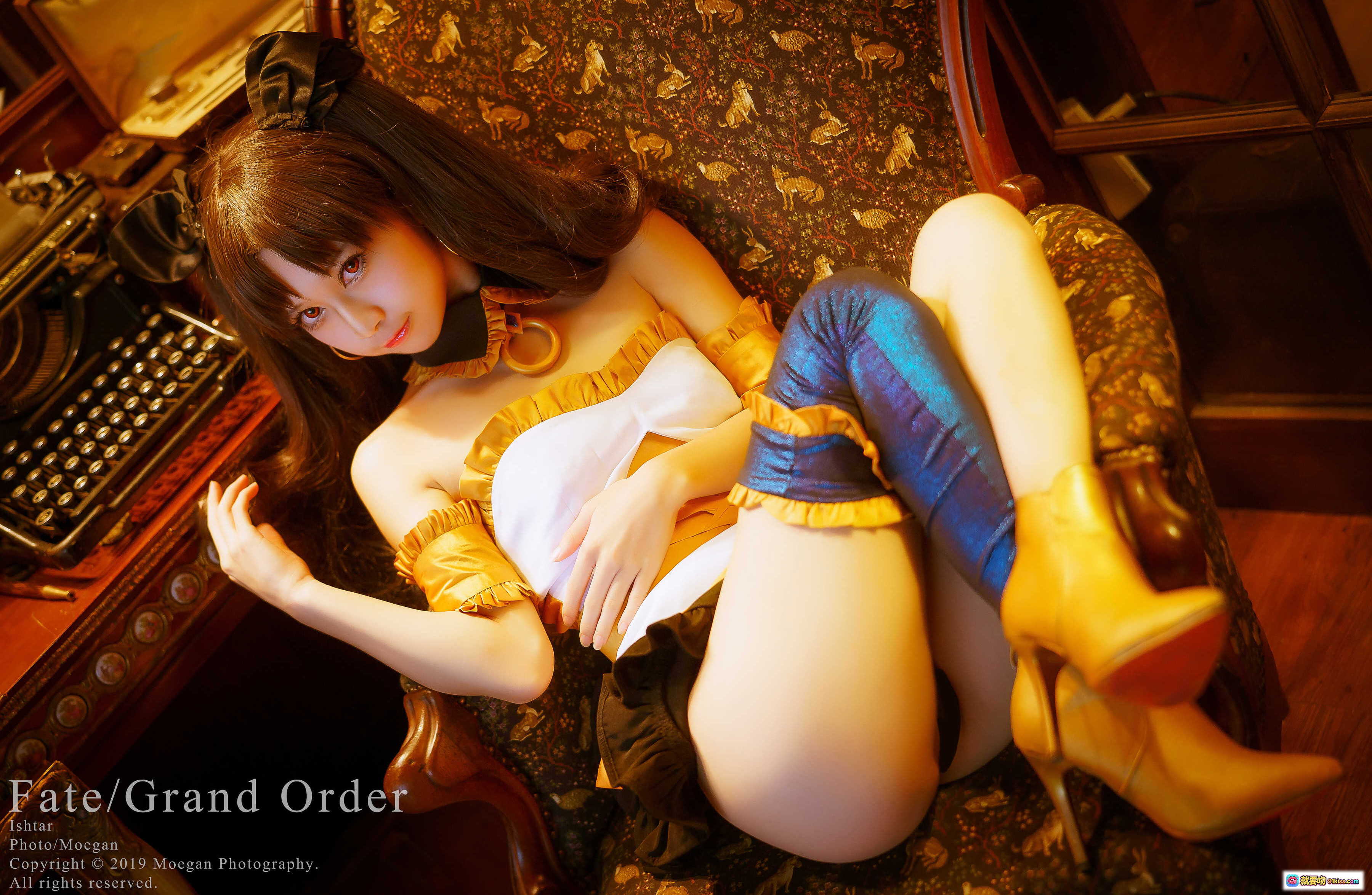 图片[8] - Fate/Grand Order 弓凛女仆装 Cosplay | Ishtar Maid Ver | 精致洛丽塔风格 | 紫色干花背景 | 复古茶具摆拍 | 优雅坐姿写真 - 就要吻