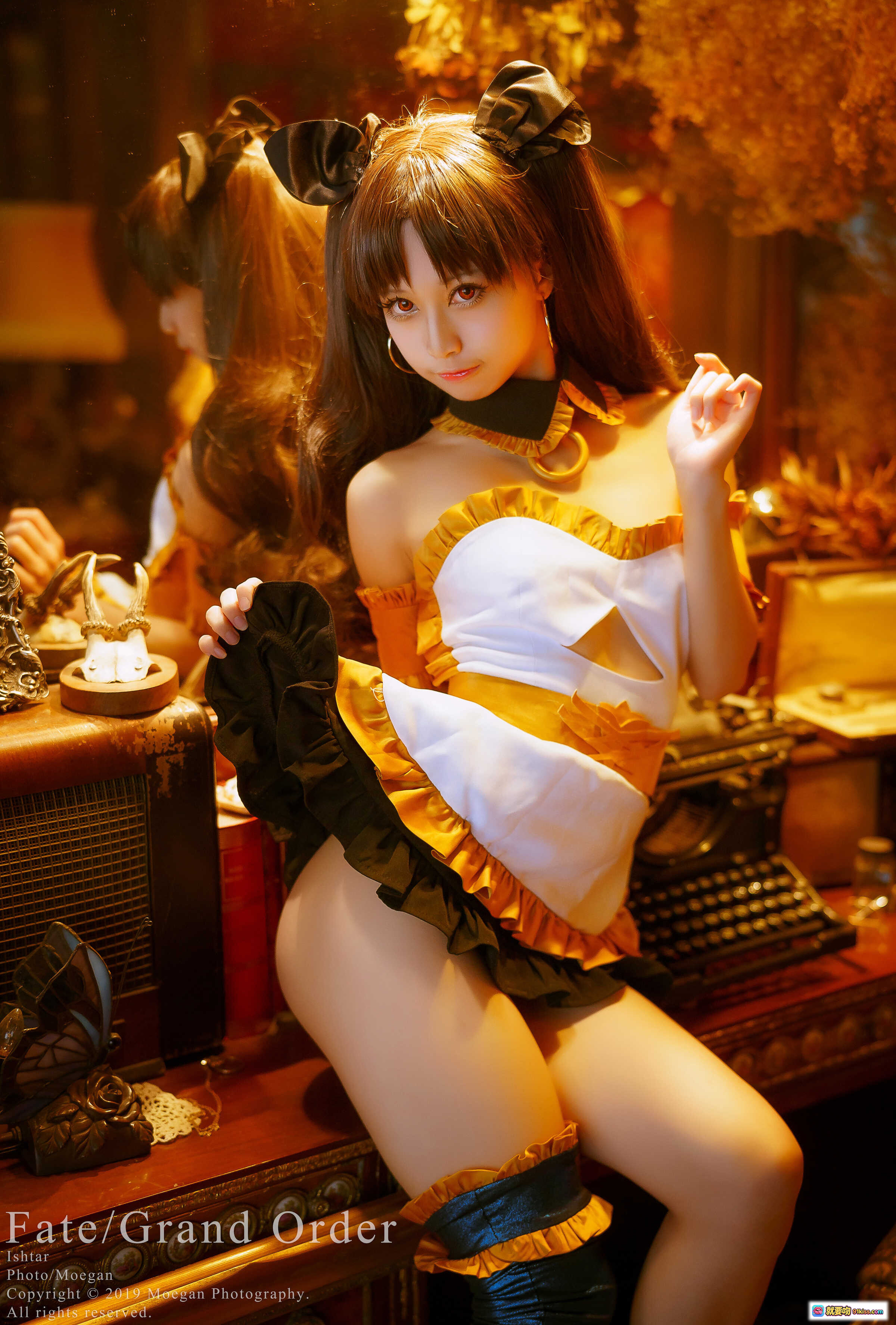 图片[9] - Fate/Grand Order 弓凛女仆装 Cosplay | Ishtar Maid Ver | 精致洛丽塔风格 | 紫色干花背景 | 复古茶具摆拍 | 优雅坐姿写真 - 就要吻