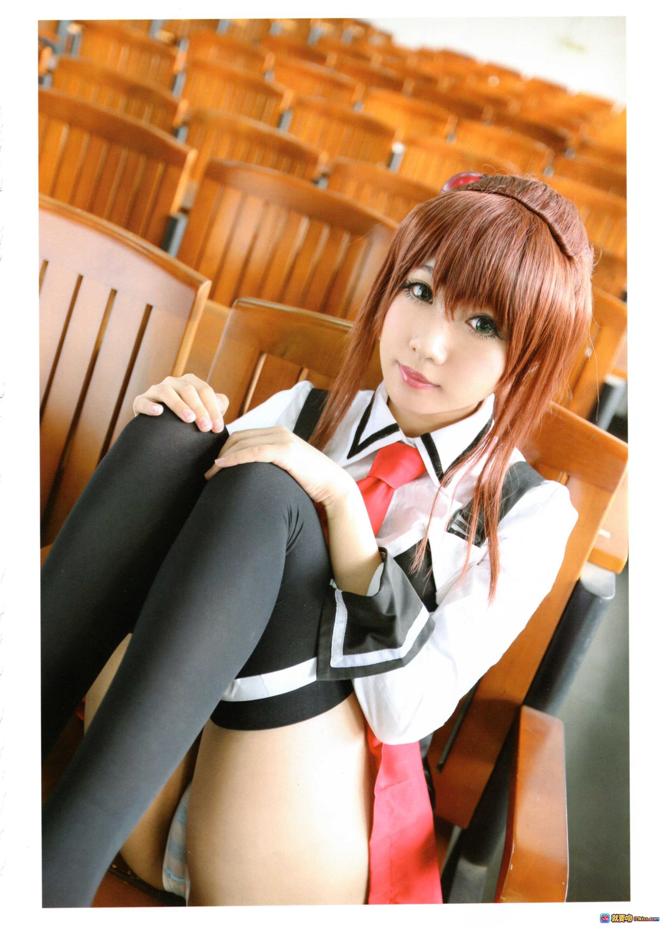 图片[4] - 铭铭Kizami NO.001 伊万里胡桃 cosplay写真 | 校园教室窗边木桌黑丝红裙制服美少女摆拍 - 就要吻