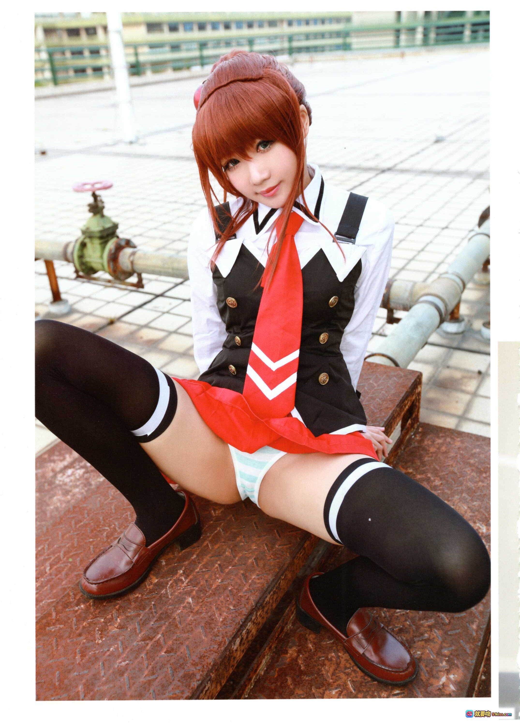 图片[9] - 铭铭Kizami NO.001 伊万里胡桃 cosplay写真 | 校园教室窗边木桌黑丝红裙制服美少女摆拍 - 就要吻