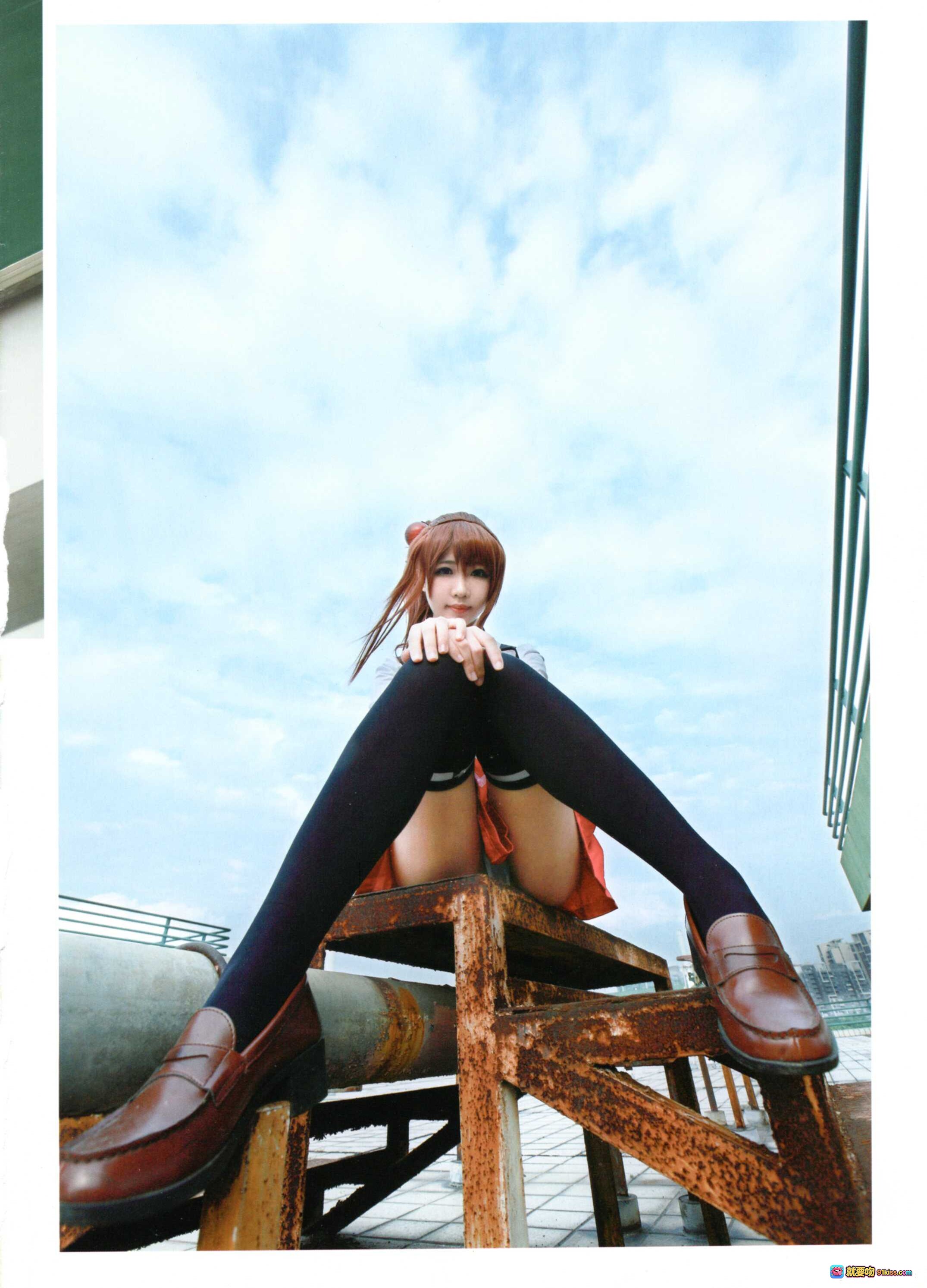 图片[6] - 铭铭Kizami NO.001 伊万里胡桃 cosplay写真 | 校园教室窗边木桌黑丝红裙制服美少女摆拍 - 就要吻