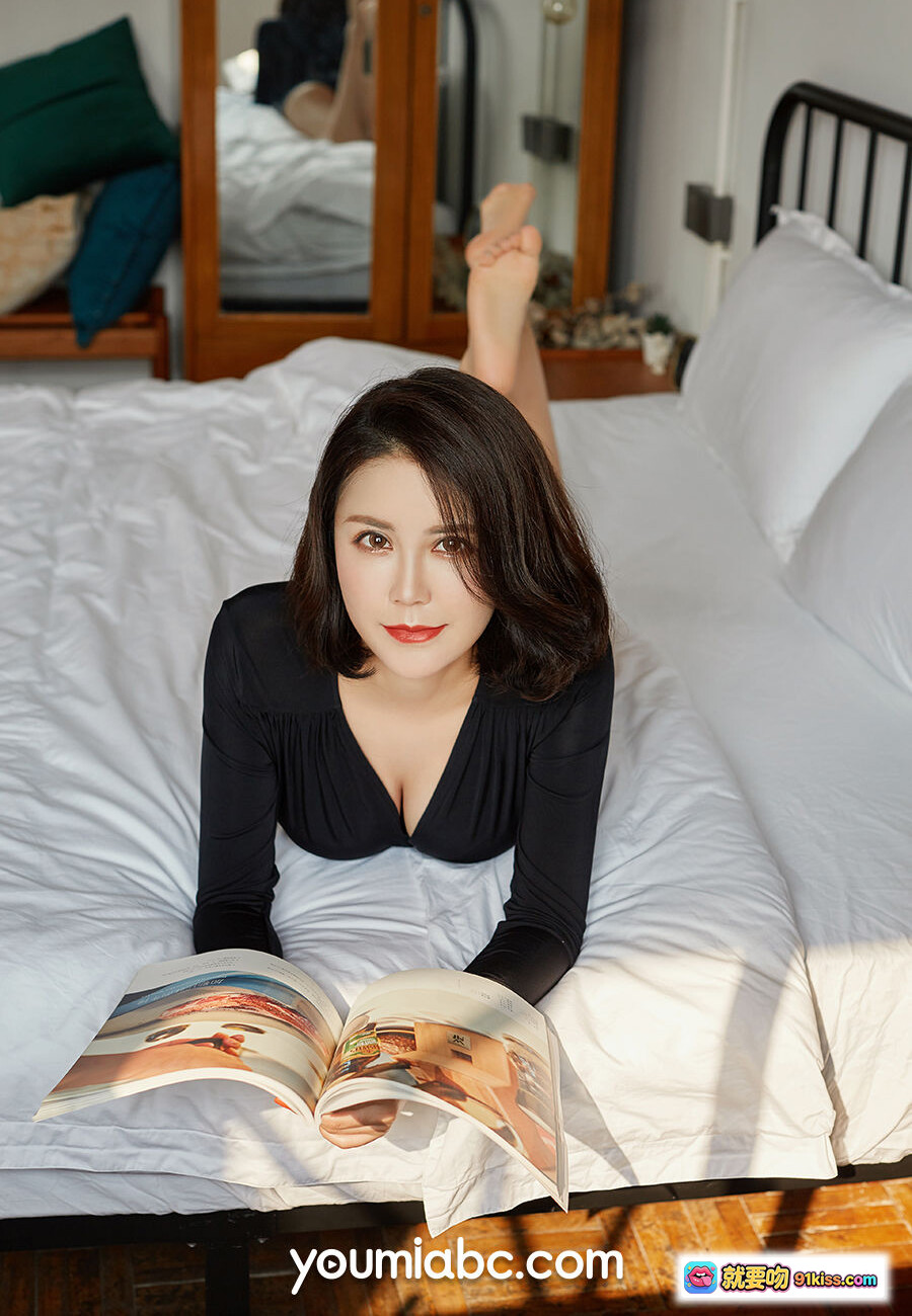 图片[4] - YouMi尤蜜2020.02.28心灵之约乔雪写真 优雅短发红唇黑衣美腿床上私房照 - 就要吻