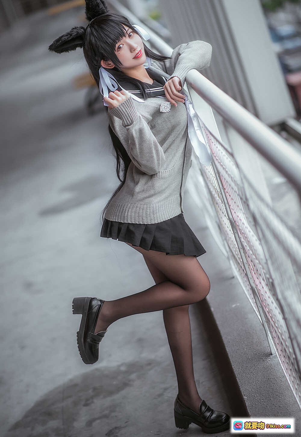 图片[6] - 鳗鱼霏儿NO.009碧蓝航线爱宕犬cosplay写真-黑丝兔耳校服少女坐姿美图 - 就要吻