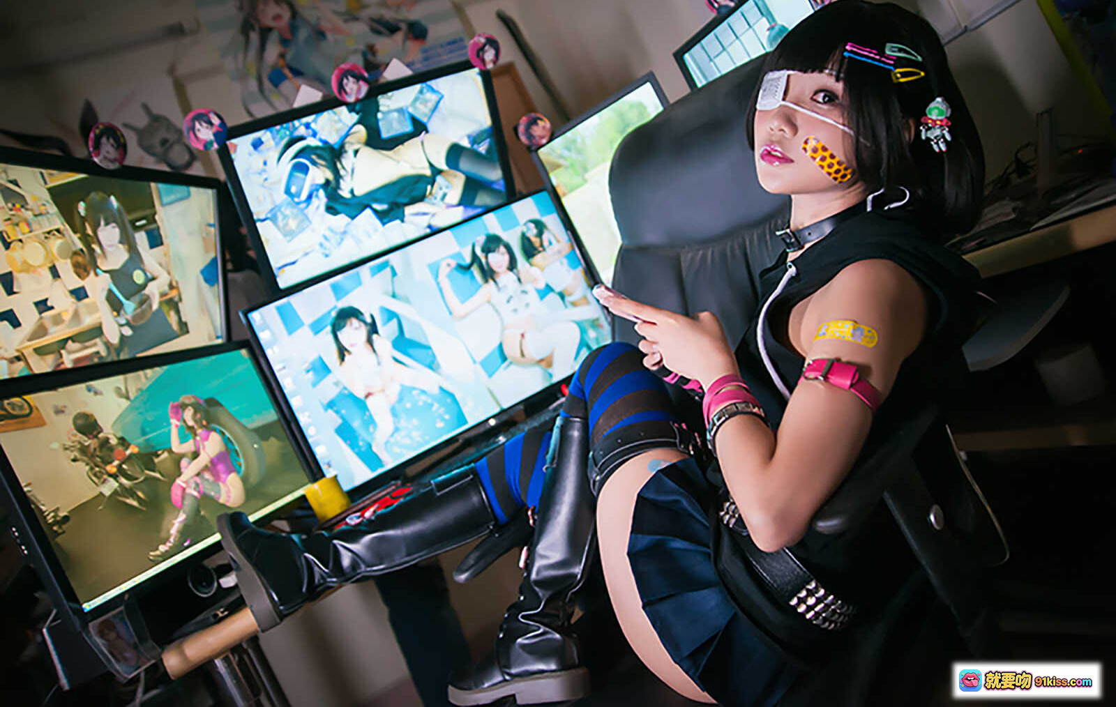 铭铭Kizami NO.013 宅女Cosplay美少女游戏主题写真 二次元动漫风多屏环绕场景 黑丝长靴眼罩造型 30P高清图集 - 就要吻