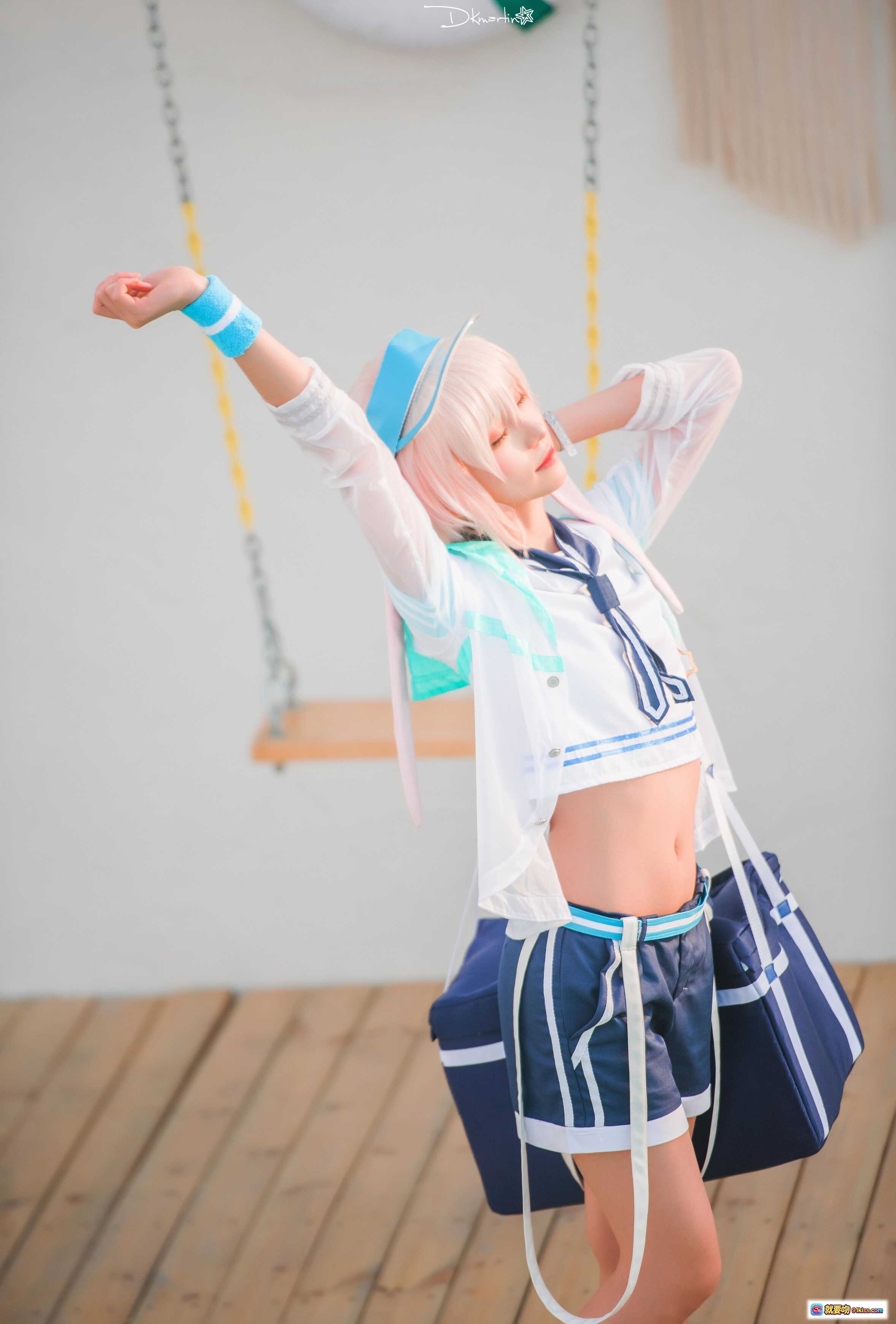 图片[5] - Kitaro绮太郎NO.068明日方舟安塞尔cos写真·蓝白制服粉发少女·清新天空背景·14P高清图集 - 就要吻