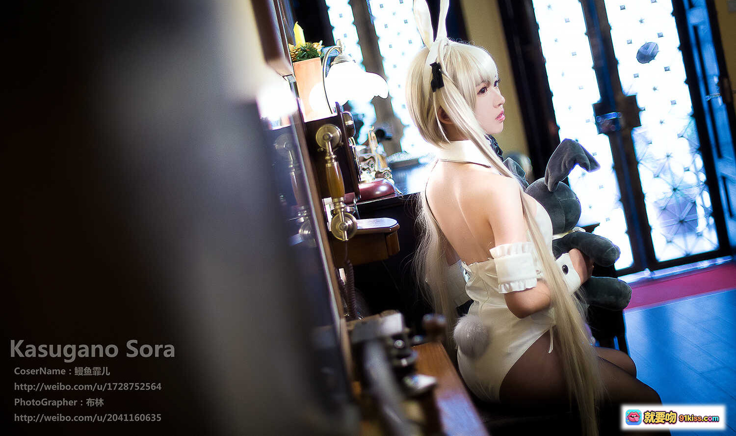 图片[6] - 鳗鱼霏儿缘之空穹妹兔女郎COS写真 | 白色兔耳制服黑丝美腿咖啡厅场景34P - 就要吻