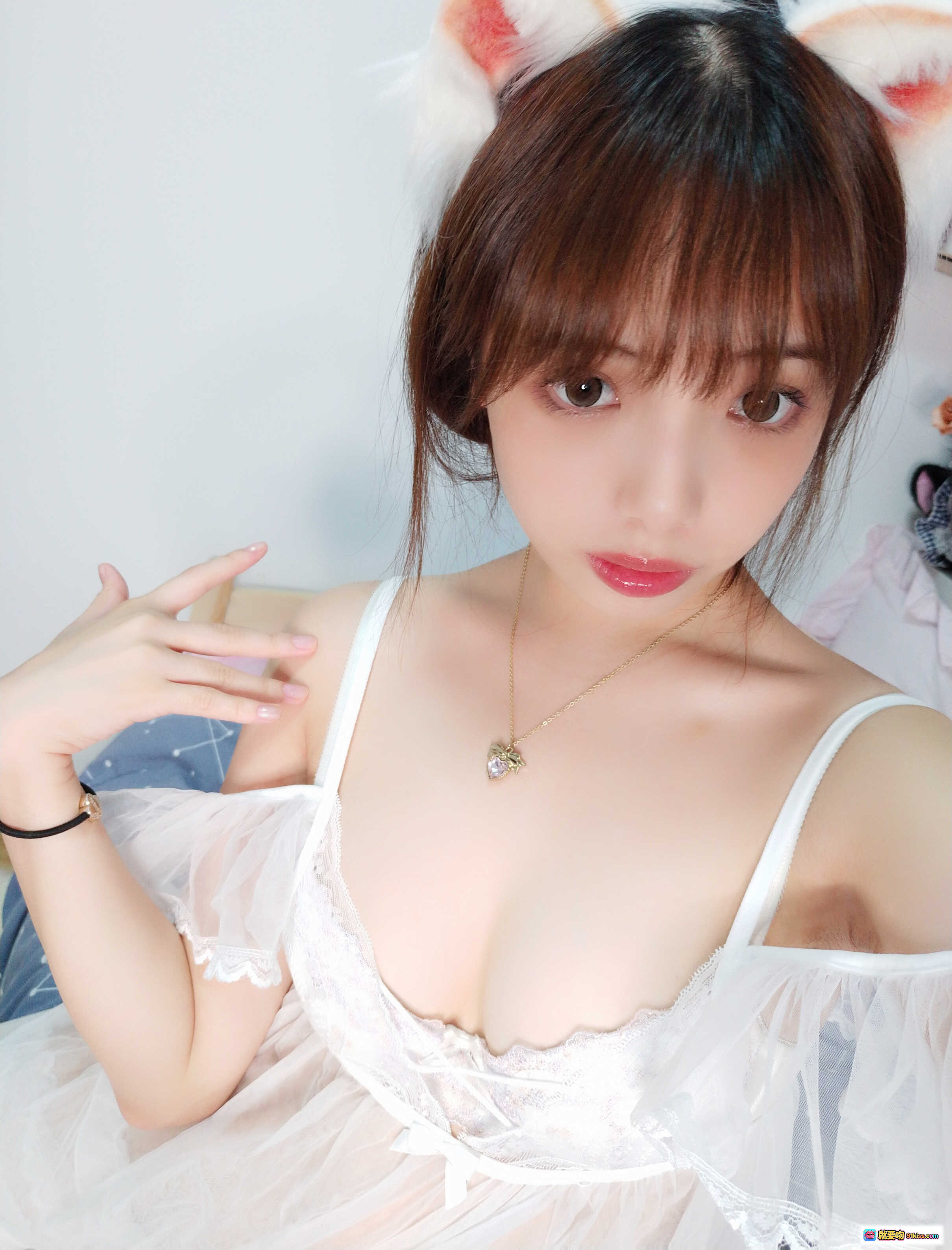 图片[5] - 雯妹不讲道理NO.003白猫主题写真 甜美猫耳少女 白色蕾丝吊带袜 粉色窗帘卧室私房照 21P高清图集 - 就要吻