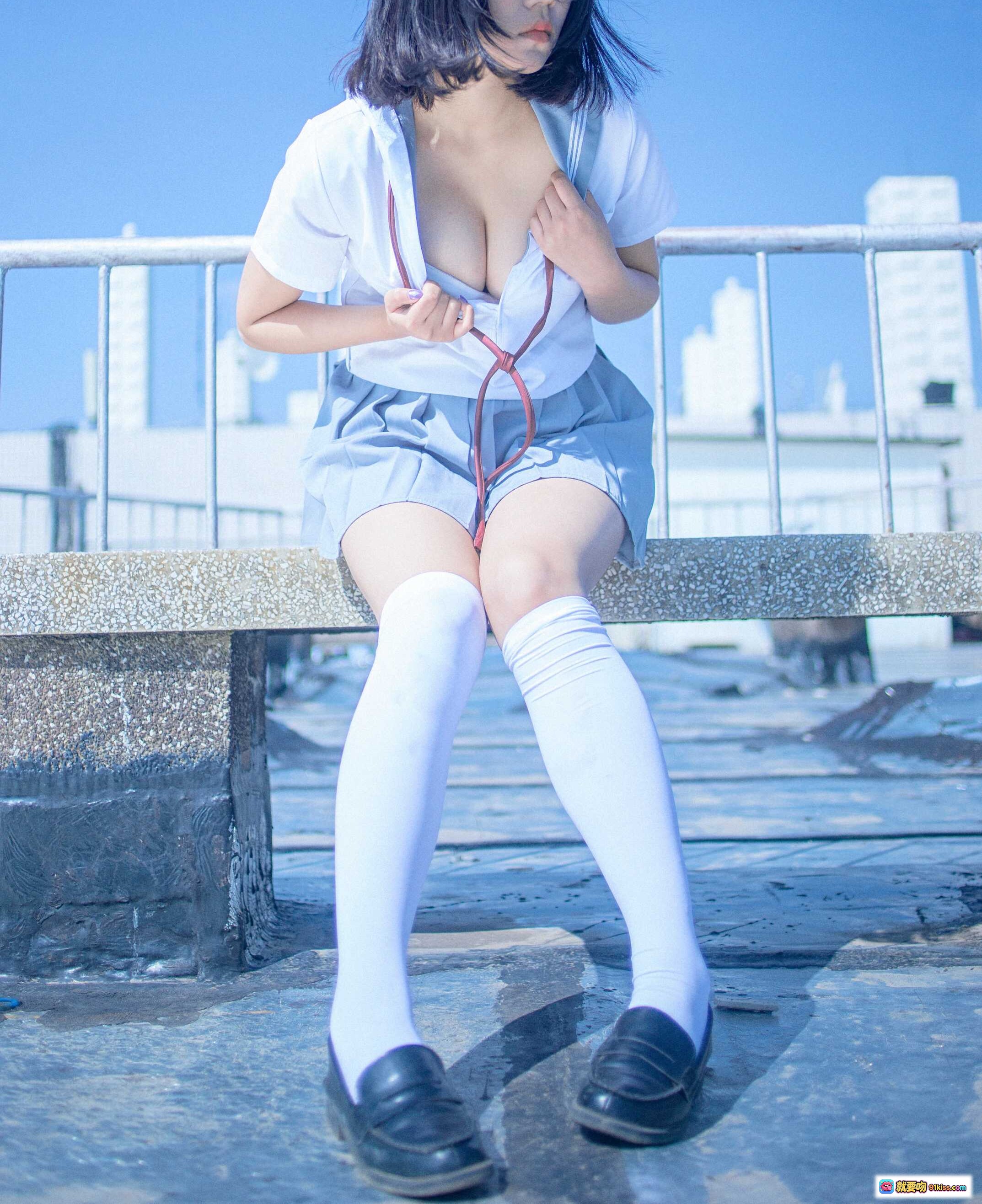 图片[7] - 汐 NO.003 天台JK少女写真 40P高清美图 白袜短裙校园风 蓝天背景户外拍摄 无视频纯图包 - 就要吻