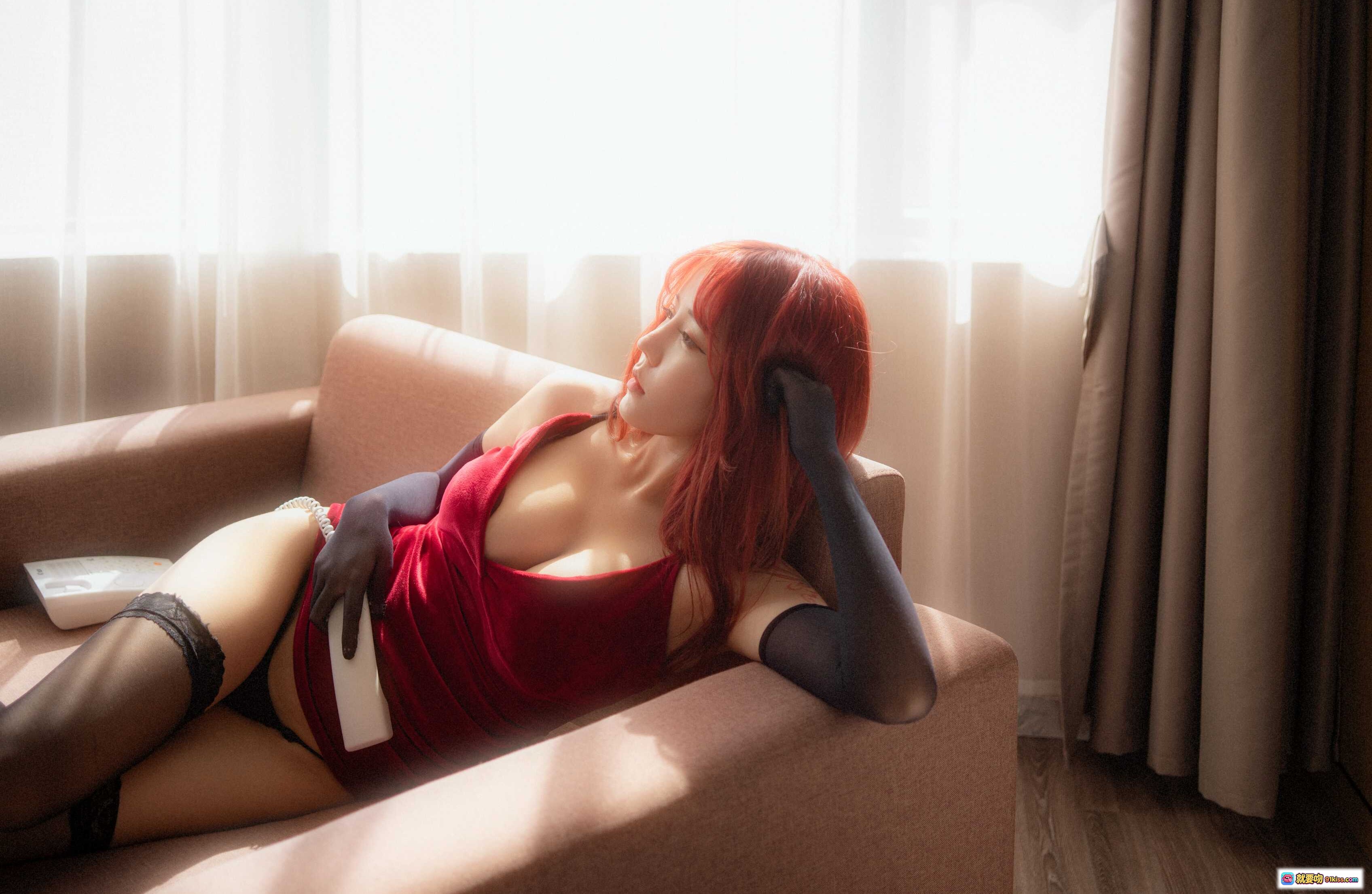 图片[8] - 汐 NO.007 红衣写真 14P 53MB 红发美女 黑丝美腿 沙发慵懒风 时尚性感穿搭 高清摄影图集 - 就要吻