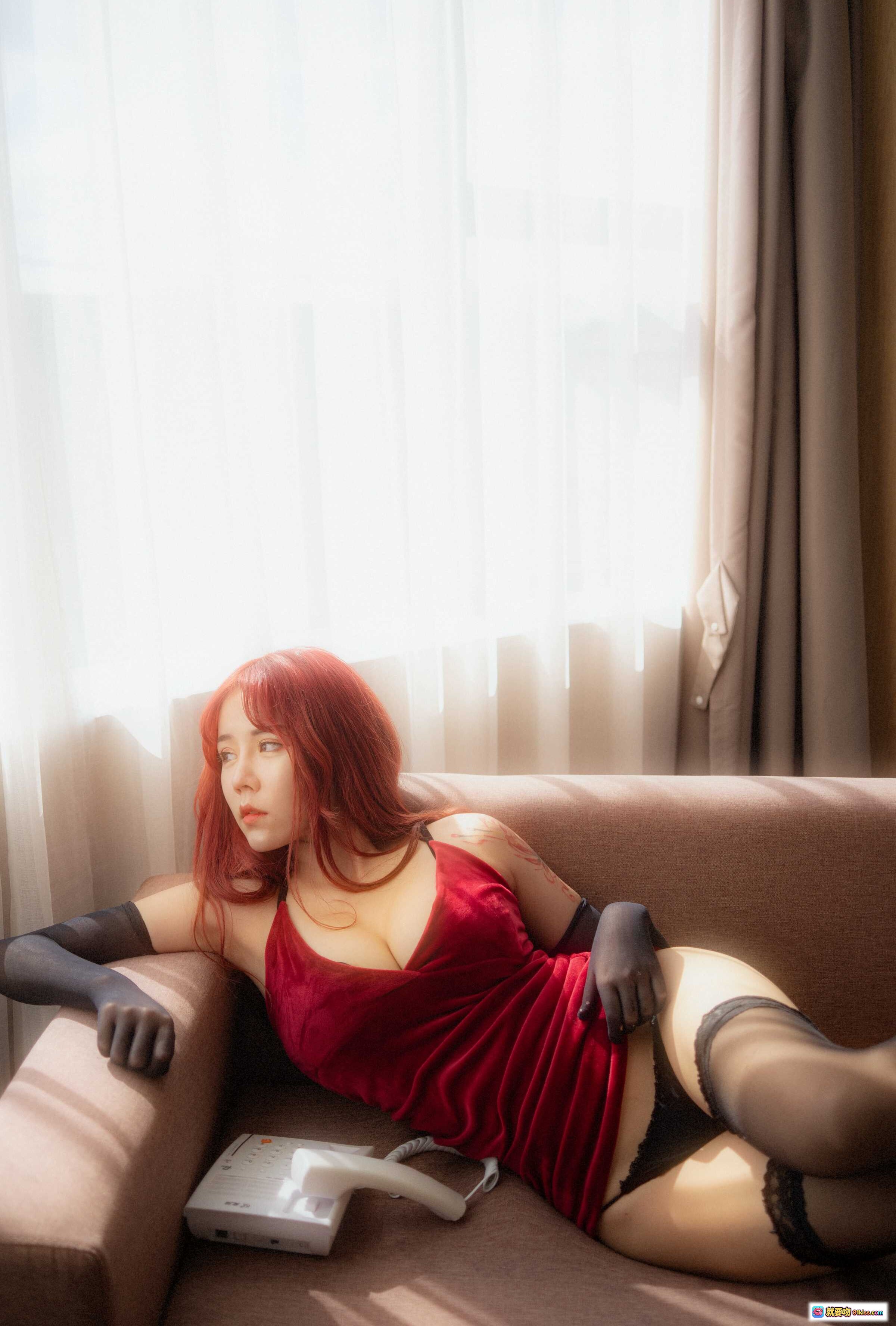 图片[6] - 汐 NO.007 红衣写真 14P 53MB 红发美女 黑丝美腿 沙发慵懒风 时尚性感穿搭 高清摄影图集 - 就要吻