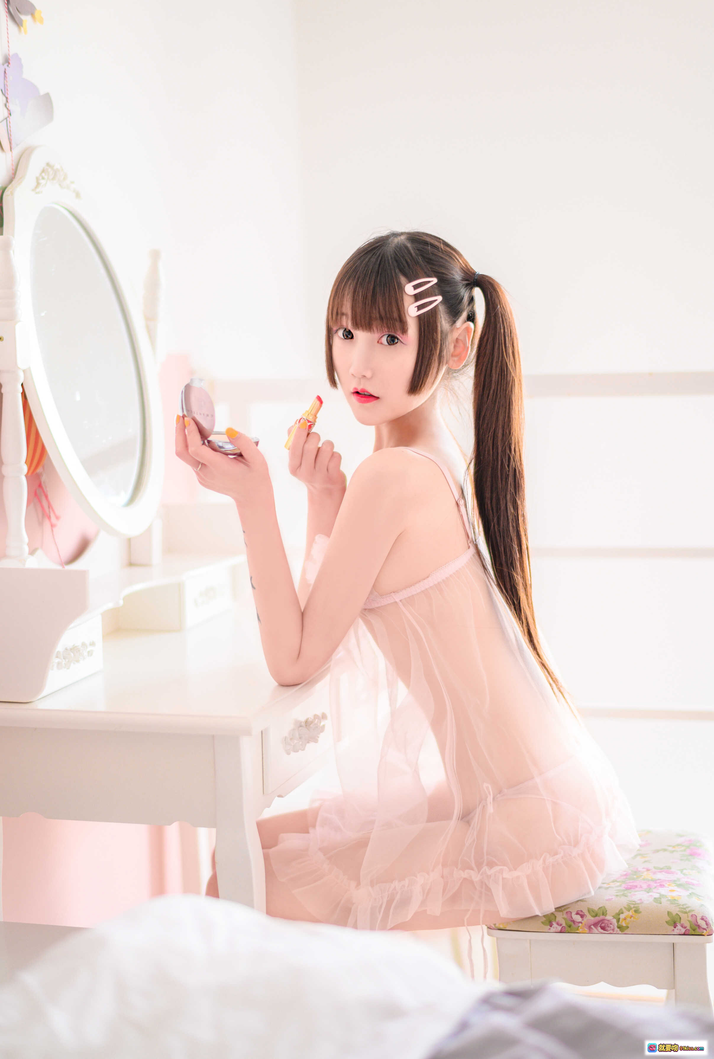 图片[7] - 星野咪兔NO.003雪纺透视小夜衣写真 甜美少女床照粉色卧室圣诞树背景11P高清图集 - 就要吻