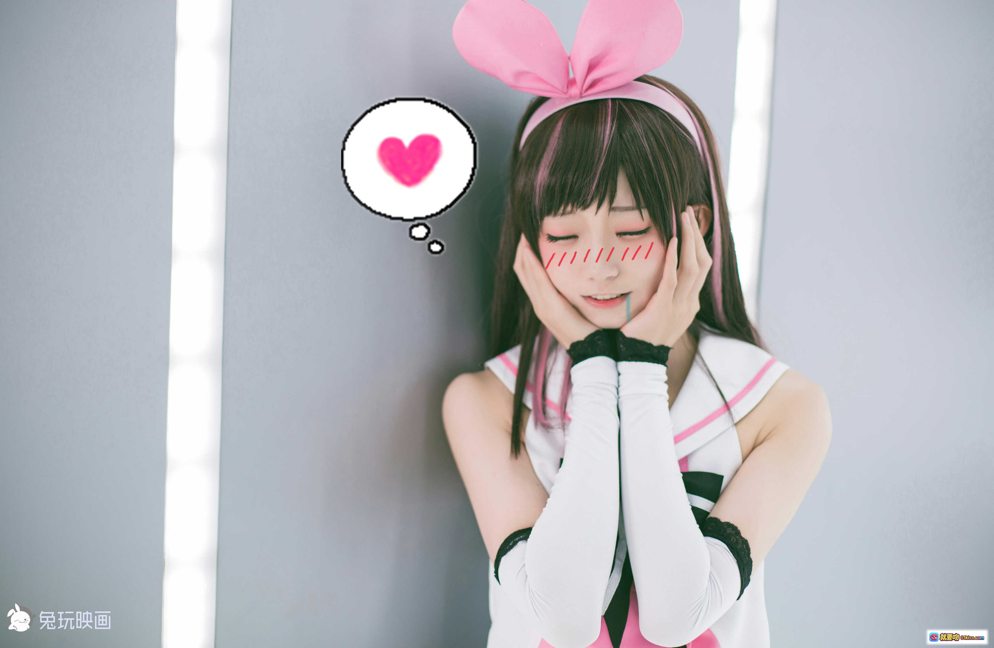 图片[2] - Kitaro绮太郎NO.032人工AI爱酱cosplay写真 白粉黑配色兔耳眼镜造型 电梯光影氛围感美图 - 就要吻