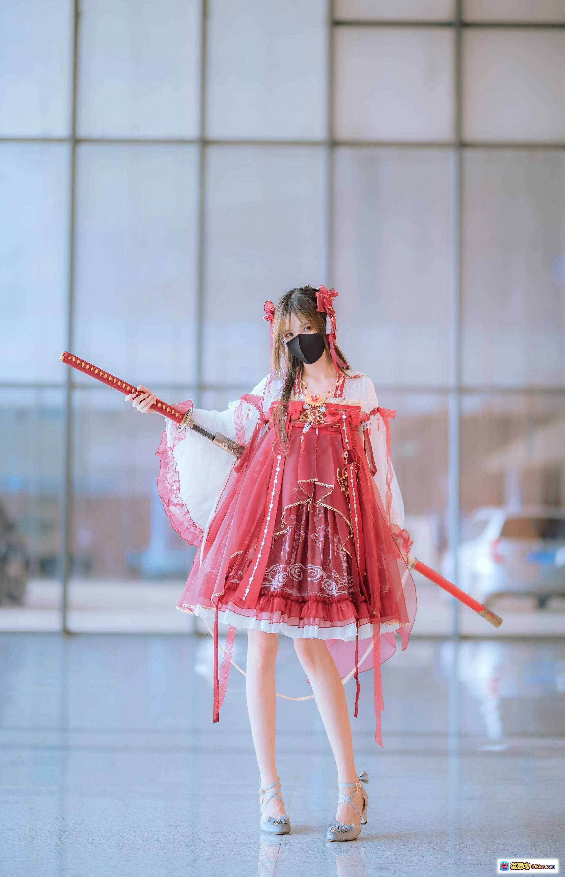 图片[5] - 妖君白研NO.17 LOLITA装扮—屿鹿共生 红色和风伞装 洛丽塔少女写真 甜美复古风 持伞比耶造型 二次元Cosplay摄影 - 就要吻