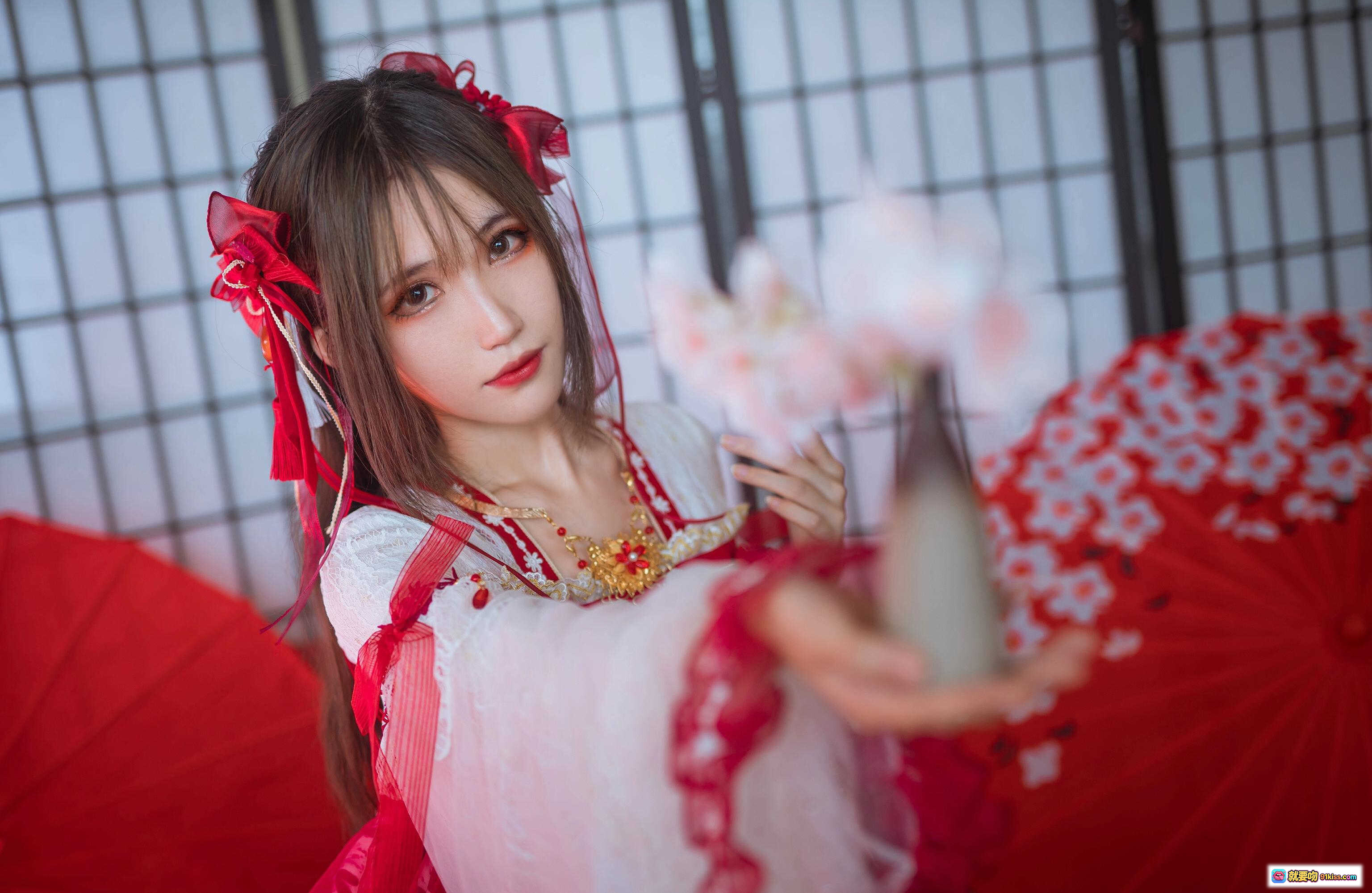 图片[2] - 妖君白研NO.17 LOLITA装扮—屿鹿共生 红色和风伞装 洛丽塔少女写真 甜美复古风 持伞比耶造型 二次元Cosplay摄影 - 就要吻