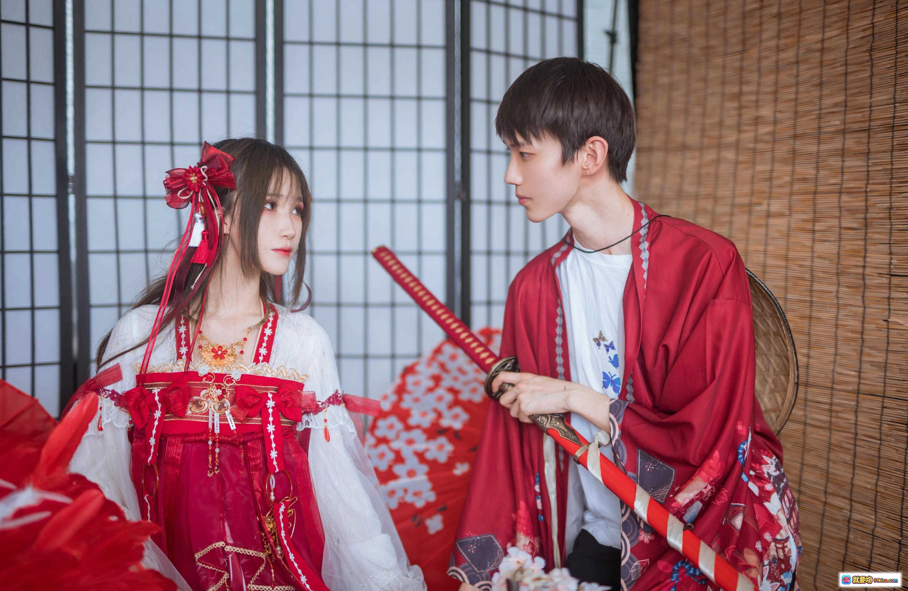 图片[7] - 妖君白研NO.17 LOLITA装扮—屿鹿共生 红色和风伞装 洛丽塔少女写真 甜美复古风 持伞比耶造型 二次元Cosplay摄影 - 就要吻