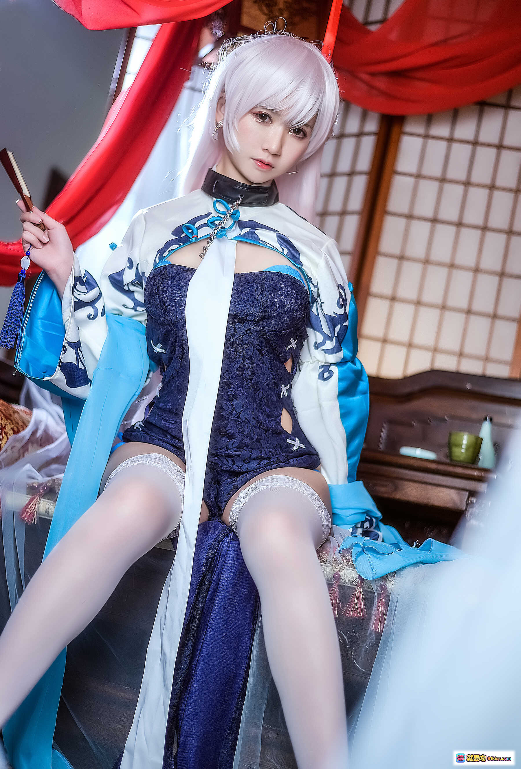 图片[7] - 鳗鱼霏儿NO.013碧蓝华裳贝姐cos写真·日式和风场景·蓝白丝袜美腿·精致服饰细节·11P高清图集 - 就要吻