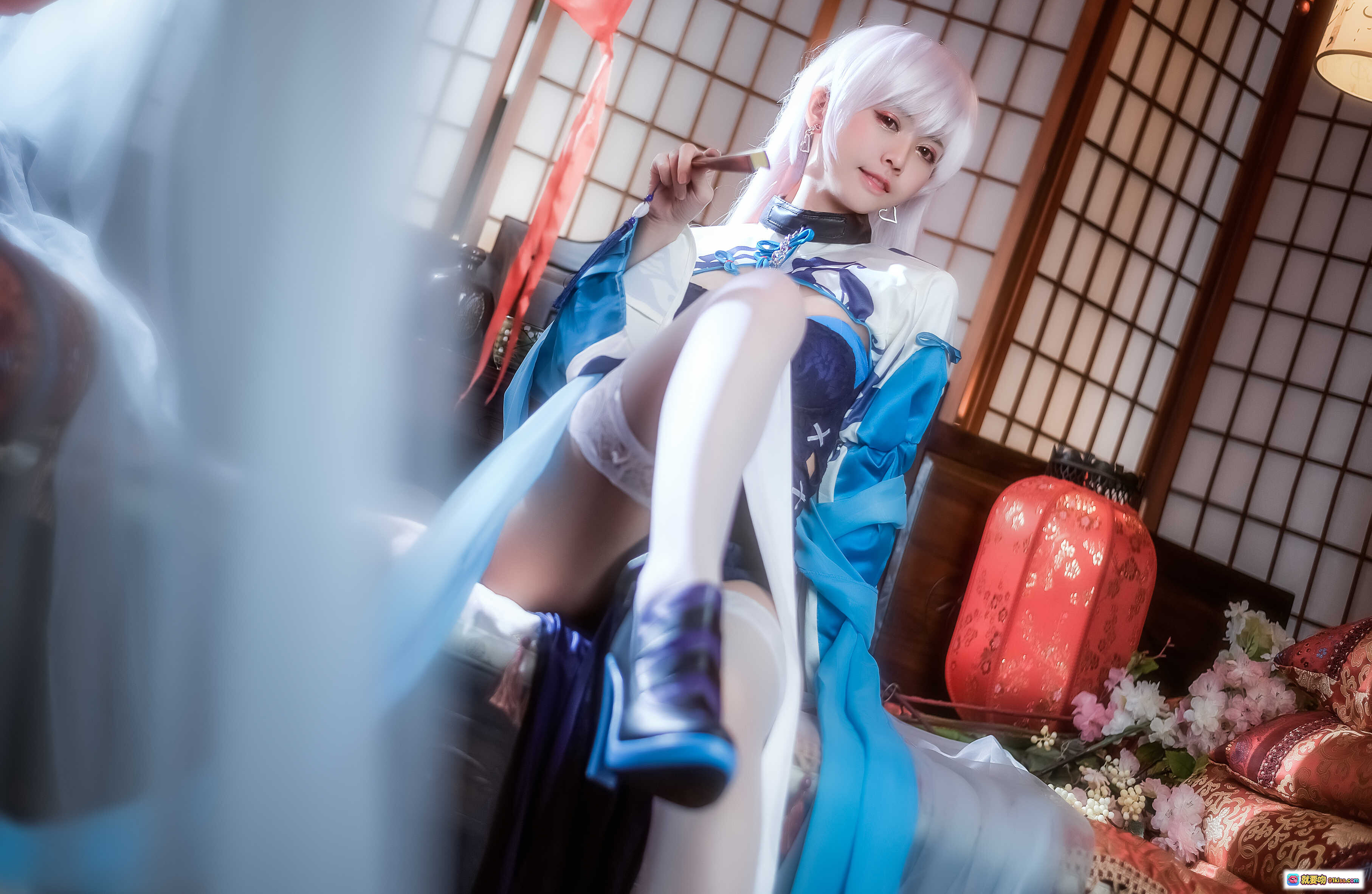 图片[3] - 鳗鱼霏儿NO.013碧蓝华裳贝姐cos写真·日式和风场景·蓝白丝袜美腿·精致服饰细节·11P高清图集 - 就要吻