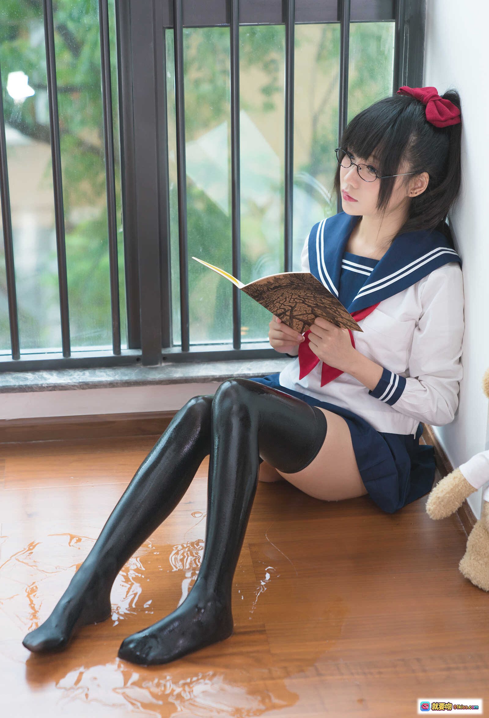 图片[10] - 铭铭Kizami_NO.014 湿透JK制服黑丝长靴木地板水渍写真42P56MB - 就要吻