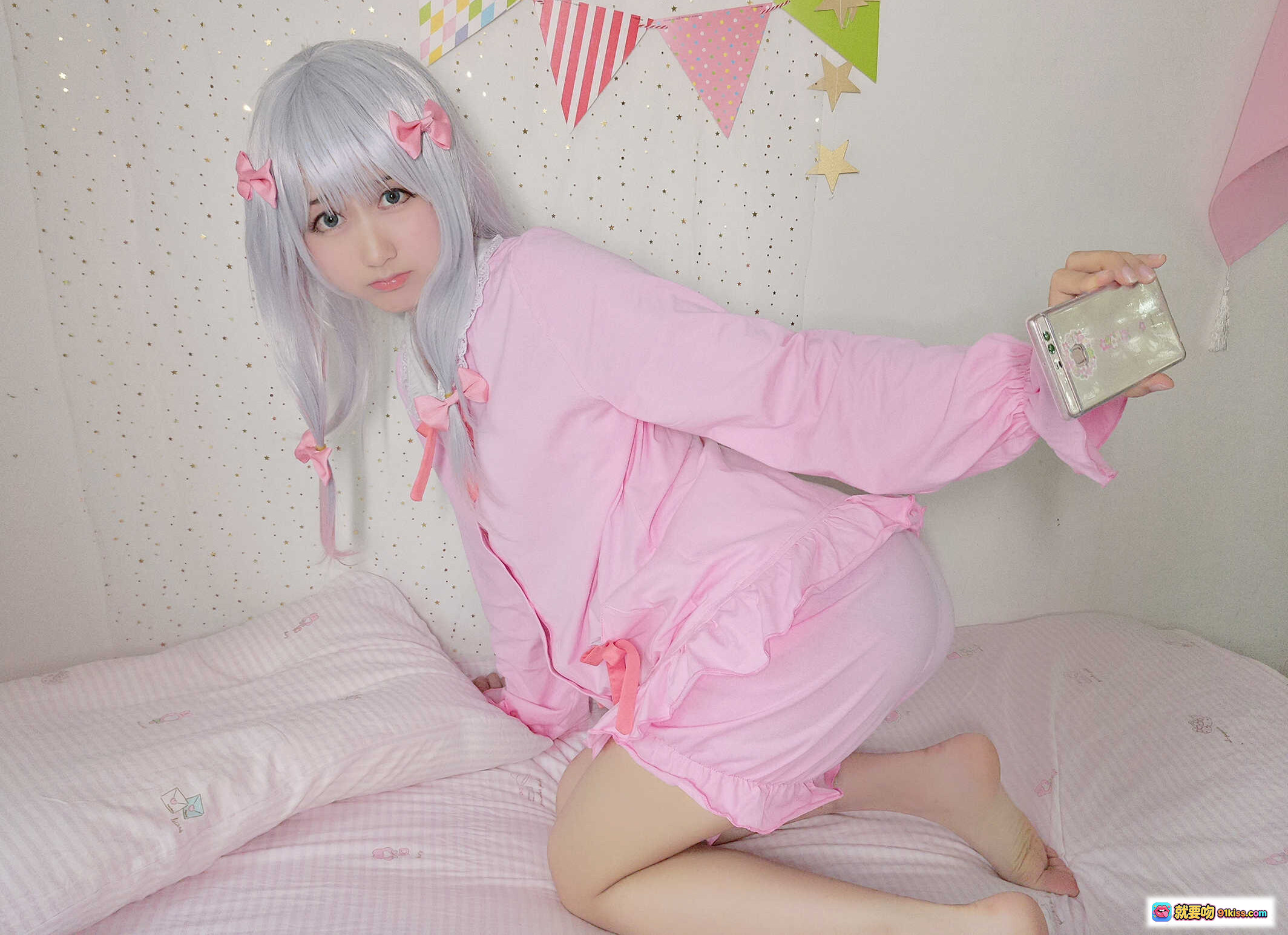 图片[3] - 木绵绵OwO NO.059 白色背心粉色睡衣银发少女躺卧自拍写真 32P高清图集 - 就要吻