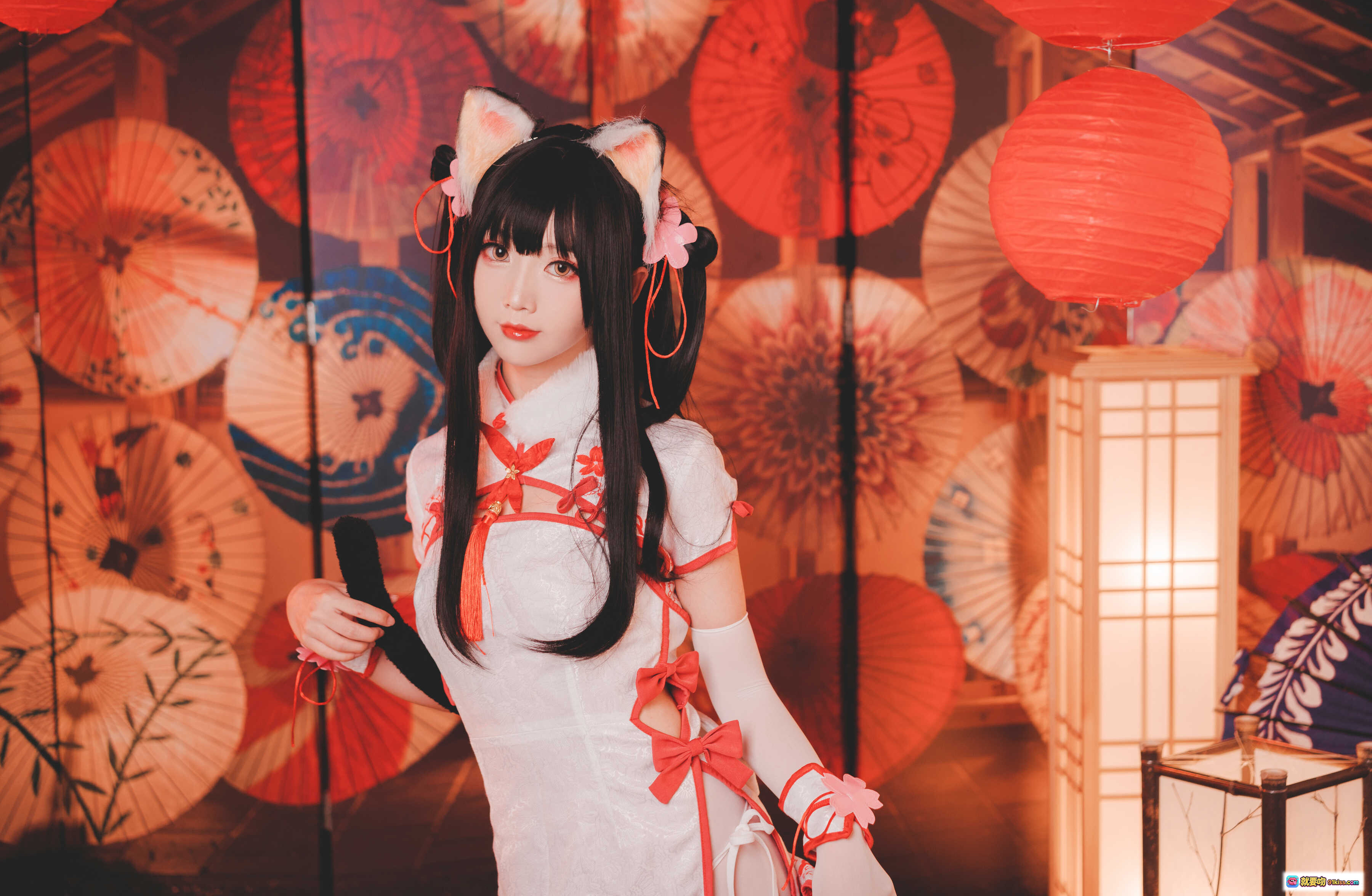 图片[8] - 面饼仙儿NO.059夕暮和风写真·日式伞灯背景·旗袍猫耳少女·跪姿手持团扇·16P高清图集 - 就要吻