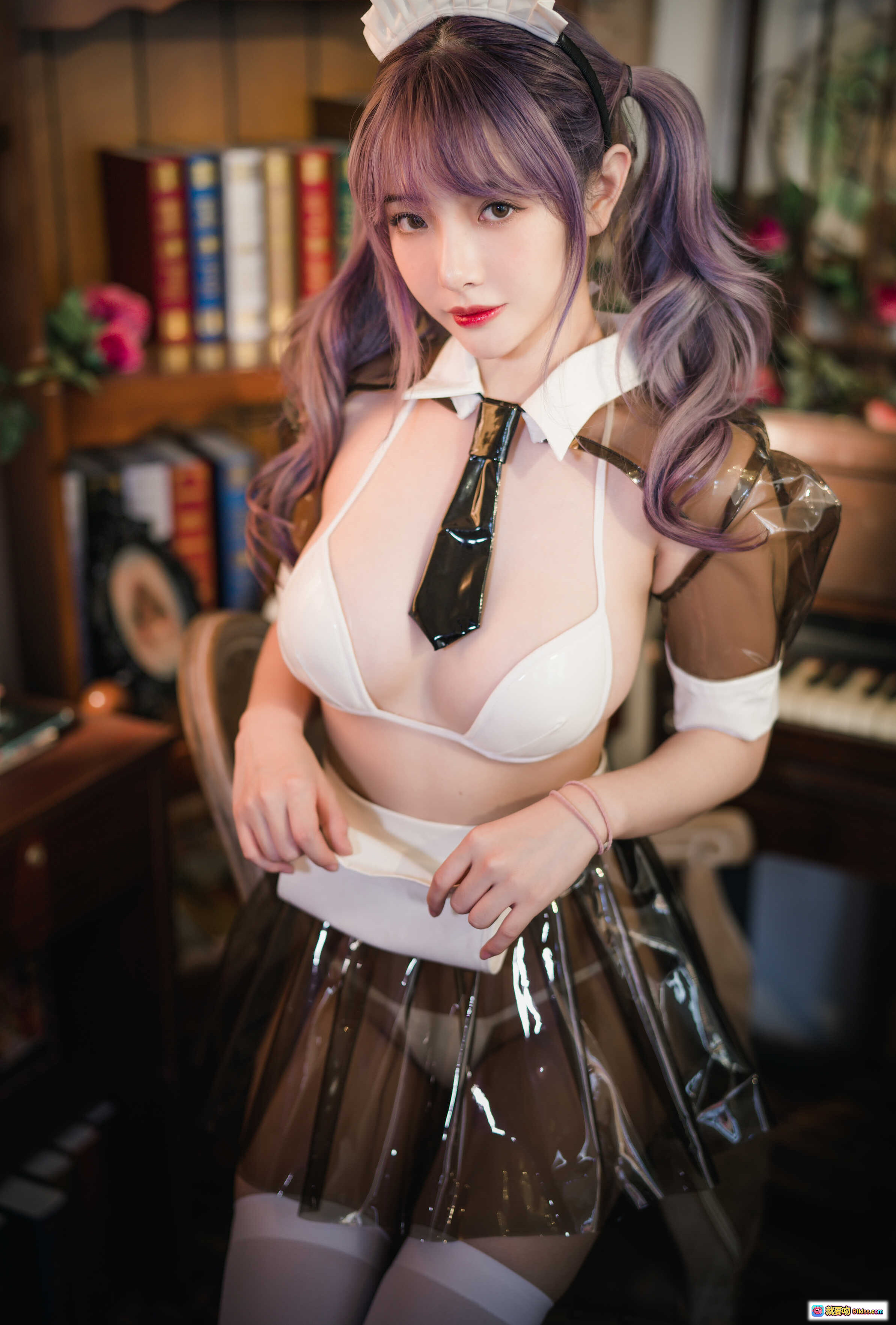 图片[10] - 雯妹不讲道理NO.060透明皮衣女仆装 漆皮性感写真 白丝高跟椅上诱惑 18P高清图集 - 就要吻