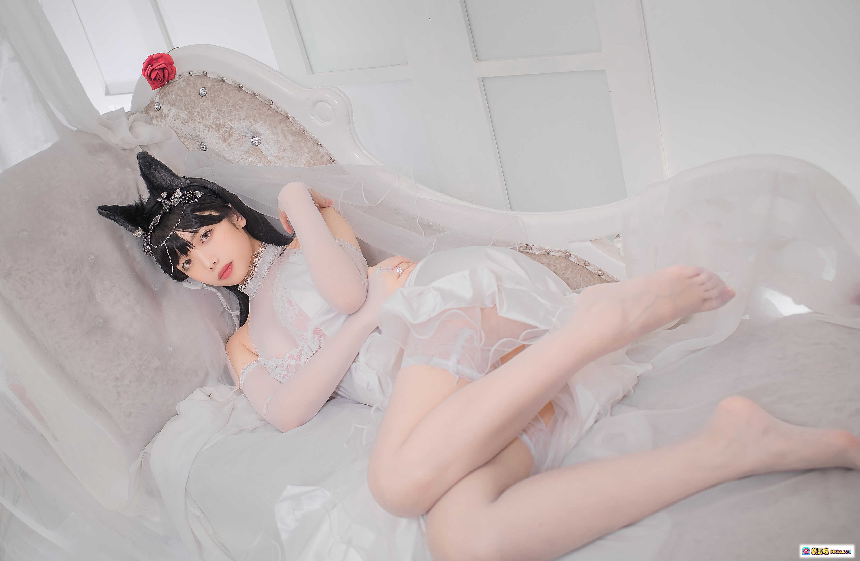 图片[4] - 雯妹不讲道理NO.028 雯妹爱宕花嫁写真 32P高清猫耳新娘蕾丝婚纱手持花束白纱床榻私房美图 - 就要吻