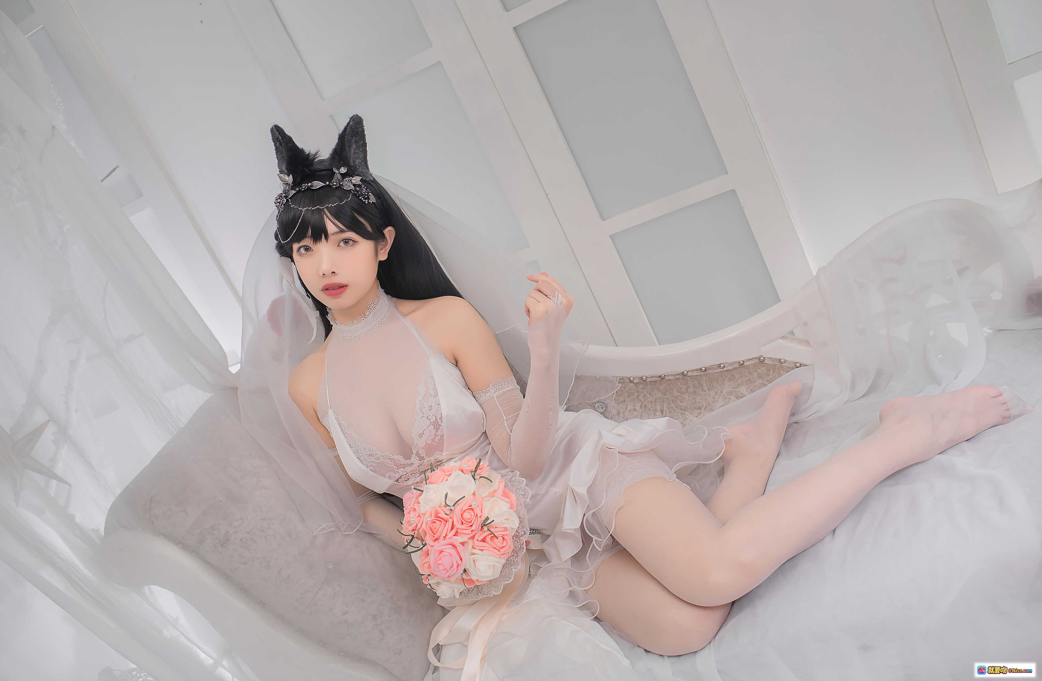 图片[1] - 雯妹不讲道理NO.028 雯妹爱宕花嫁写真 32P高清猫耳新娘蕾丝婚纱手持花束白纱床榻私房美图 - 就要吻