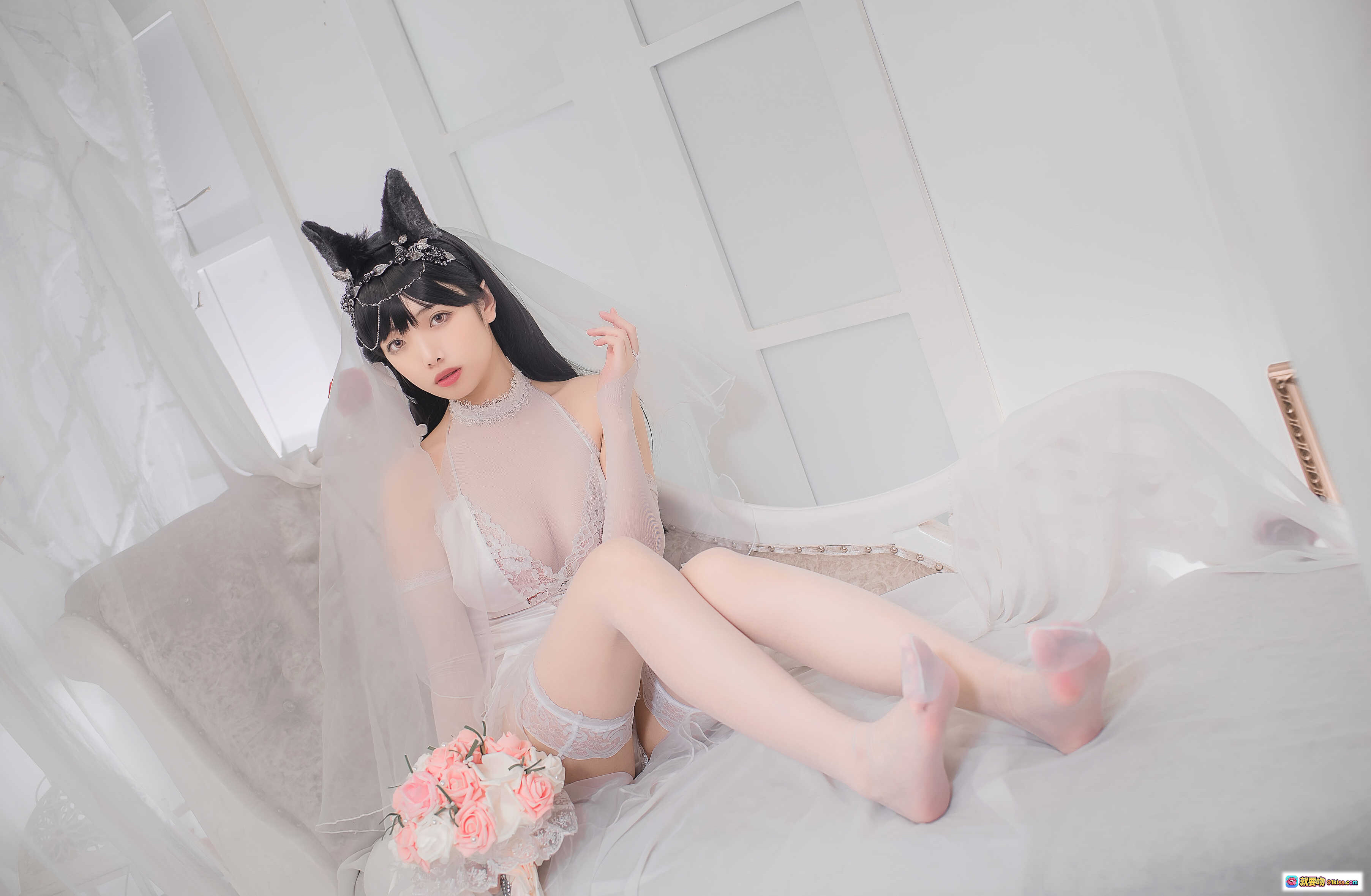 图片[8] - 雯妹不讲道理NO.028 雯妹爱宕花嫁写真 32P高清猫耳新娘蕾丝婚纱手持花束白纱床榻私房美图 - 就要吻