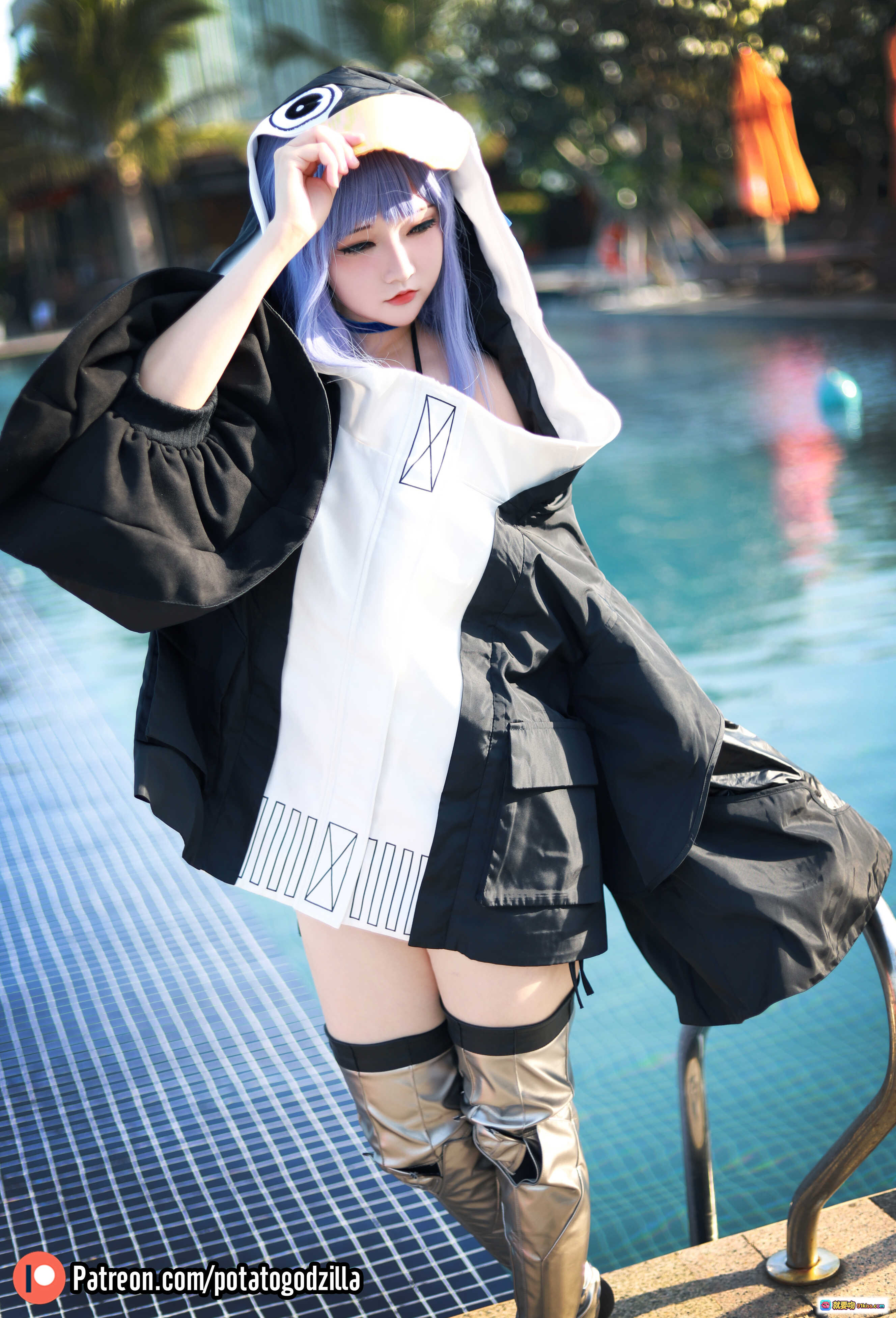 图片[6] - Potato Godzilla NO.017 Meltryllis Cosplay 紫发少女泳池边黑白色连帽装银靴写真 42P高清图集 - 就要吻