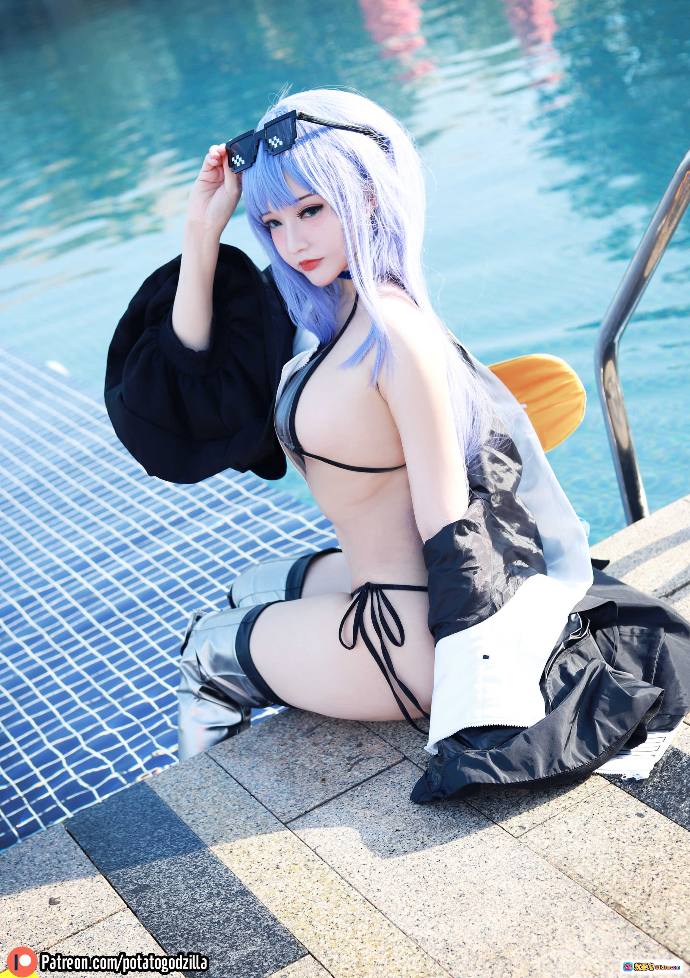 图片[9] - Potato Godzilla NO.017 Meltryllis Cosplay 紫发少女泳池边黑白色连帽装银靴写真 42P高清图集 - 就要吻