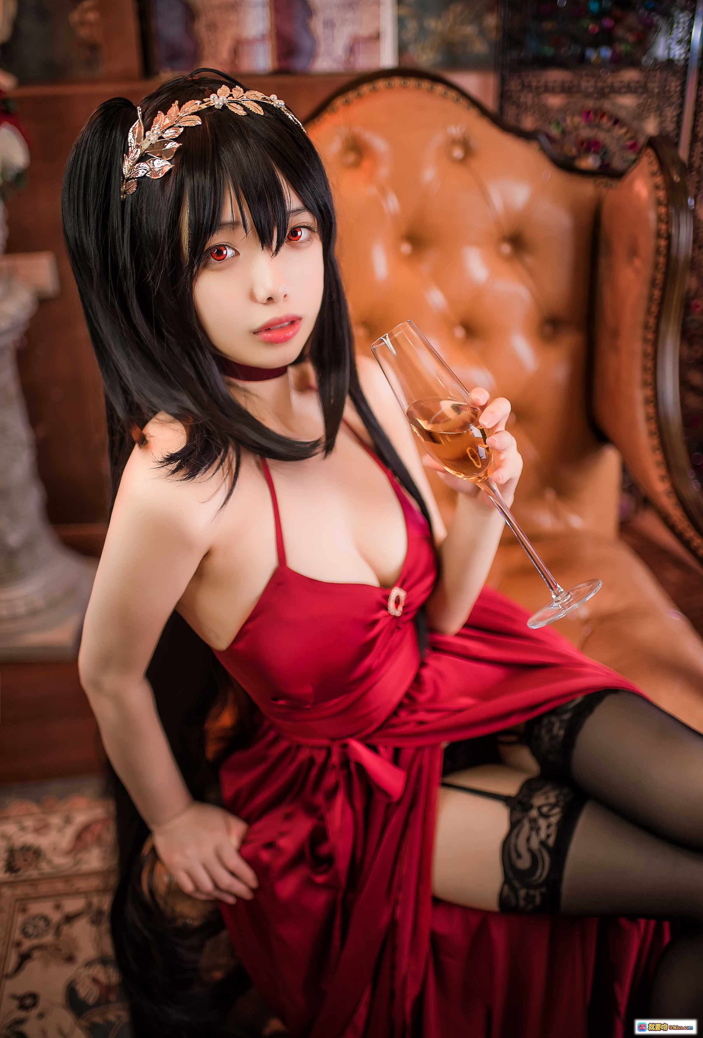 图片[5] - 雯妹不讲道理NO.010碧蓝航线大凤礼服写真｜红裙黑丝高跟美腿性感Cosplay私房摄影43P - 就要吻