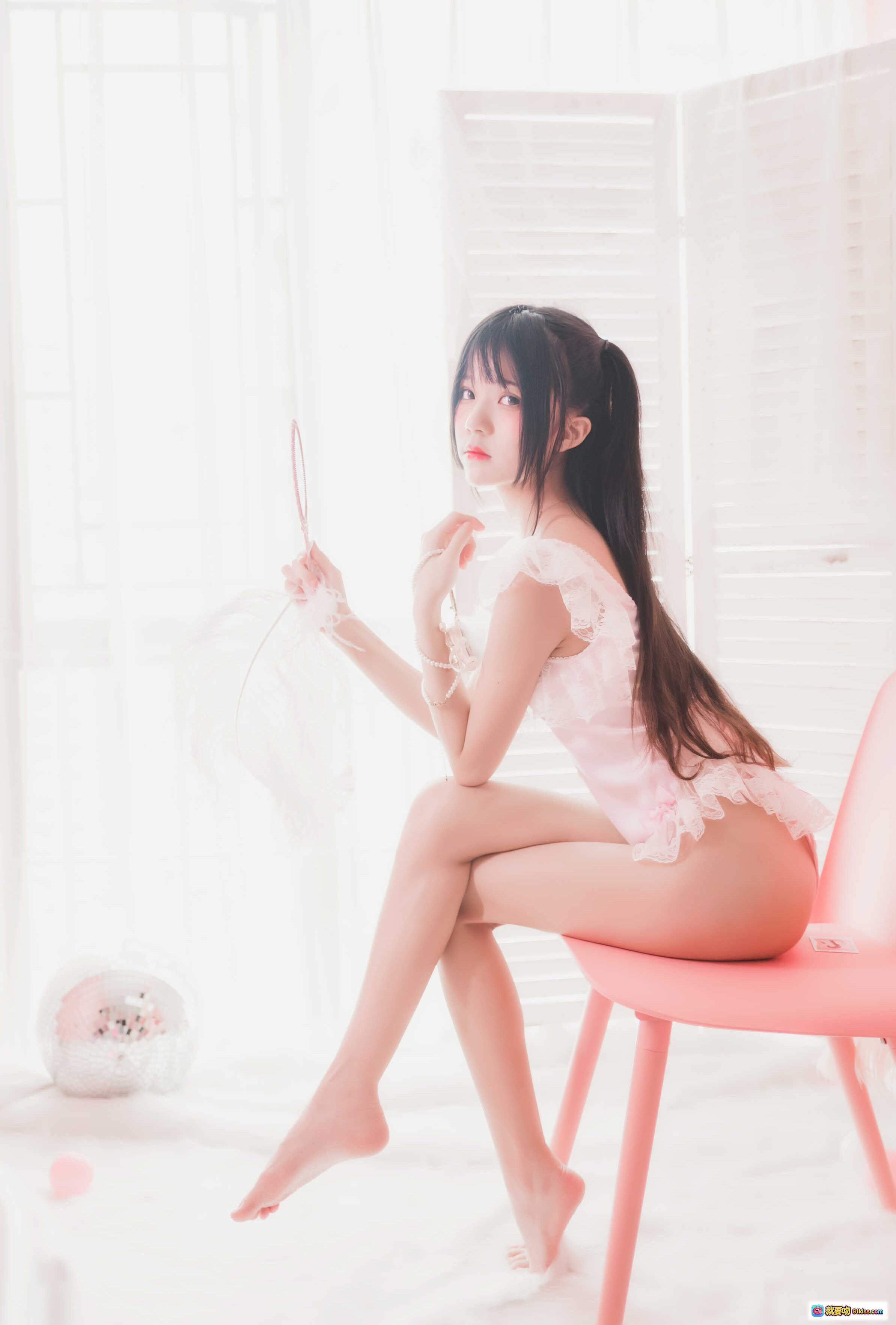 图片[3] - 桜桃喵045冬眠系列粉色浴缸写真｜甜美少女风白色蕾丝内衣+珍珠项链+手持粉镜摆拍57P高清图集 - 就要吻