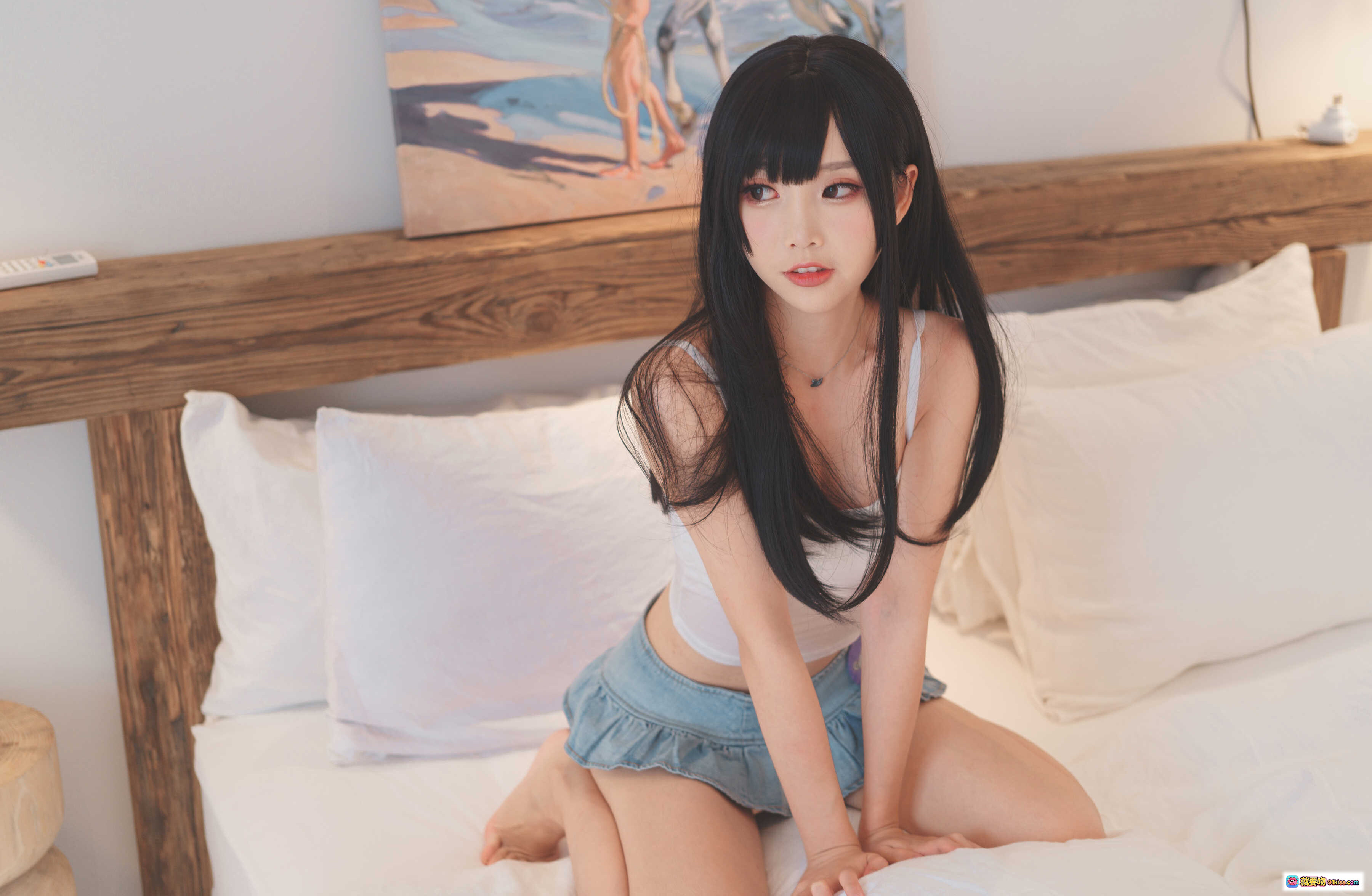 图片[7] - 面饼仙儿NO.033可爱女友写真：白上衣牛仔短裤清新居家风少女坐姿美腿特写40P - 就要吻