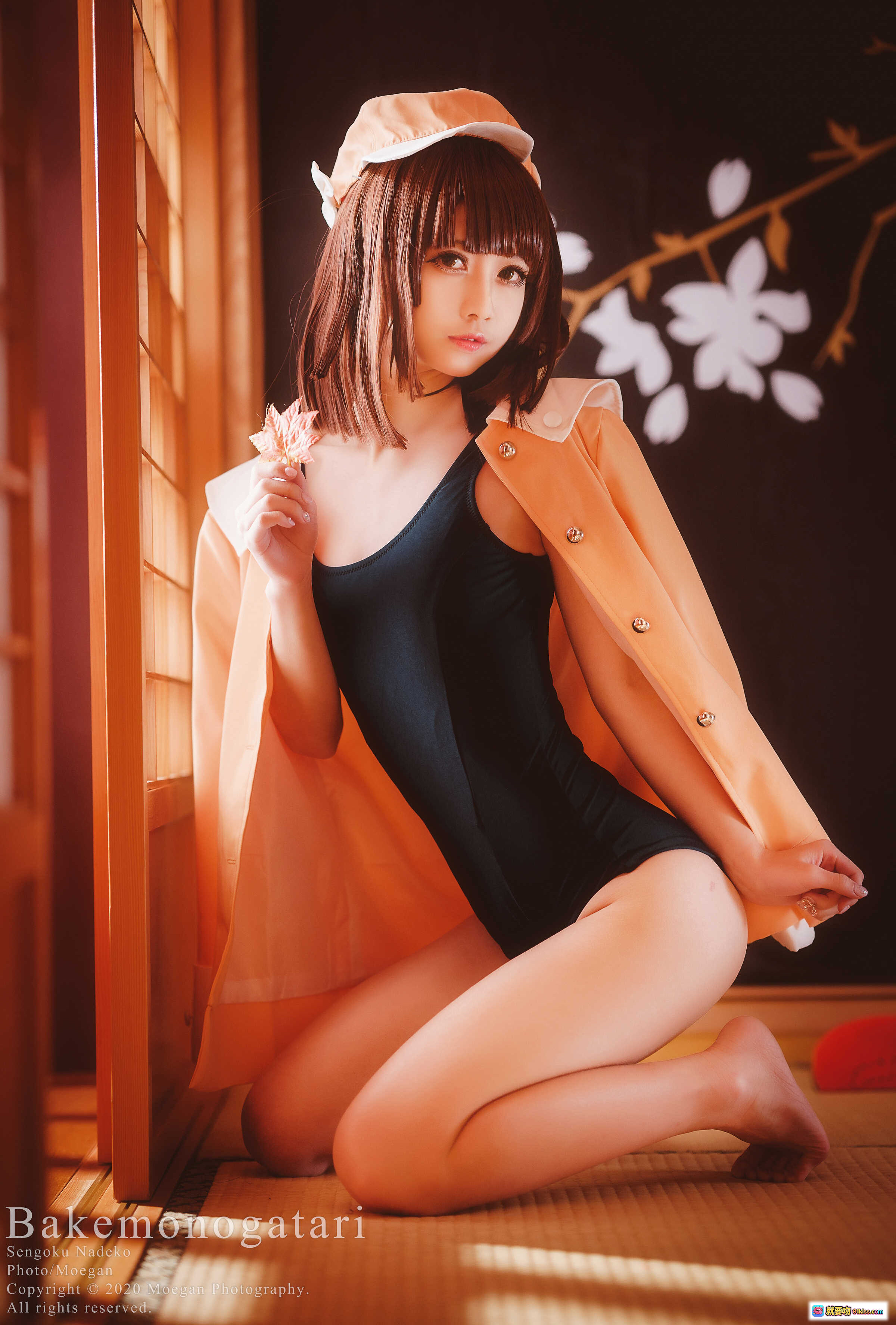 图片[2] - 千石抚子cosplay化物语日式和风写真 美少女跪姿黑泳衣橙帽光影艺术摄影 - 就要吻