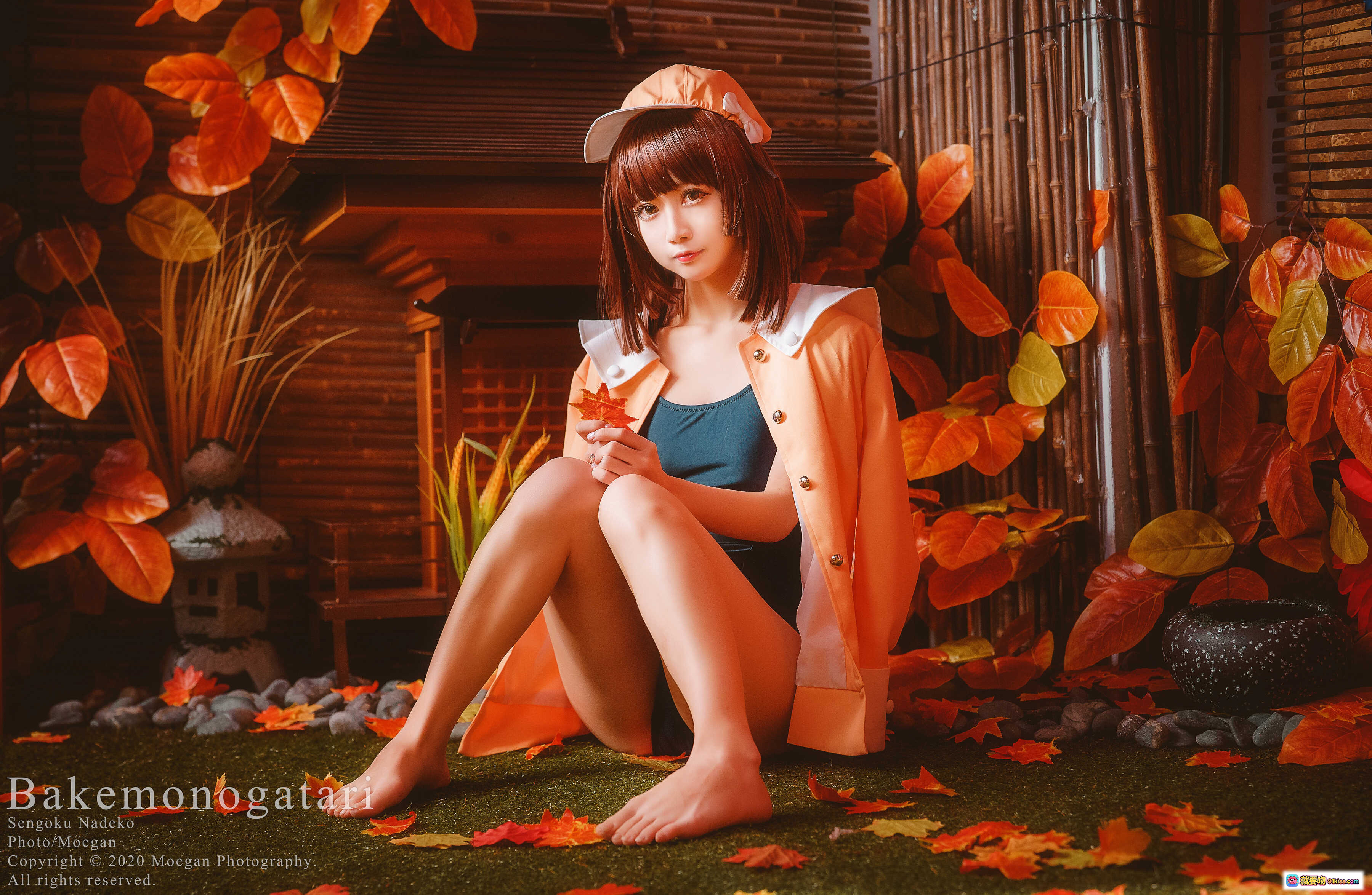 图片[10] - 千石抚子cosplay化物语日式和风写真 美少女跪姿黑泳衣橙帽光影艺术摄影 - 就要吻