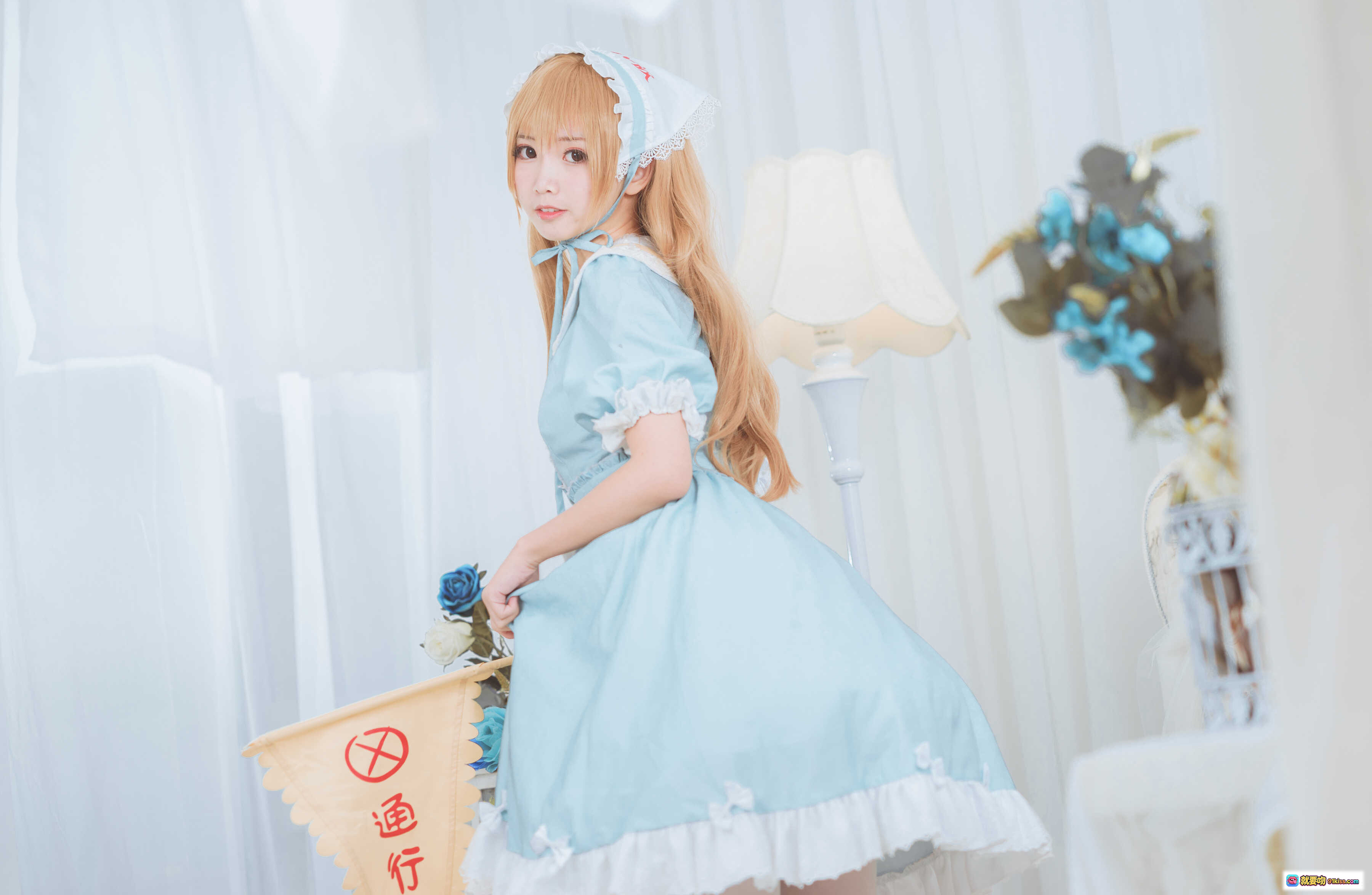 图片[8] - 面饼仙儿NO.034血小板Lolita少女写真｜浅蓝洛丽塔裙装+蕾丝边饰+白色头饰+甜美日系风+精致洋装造型 - 就要吻