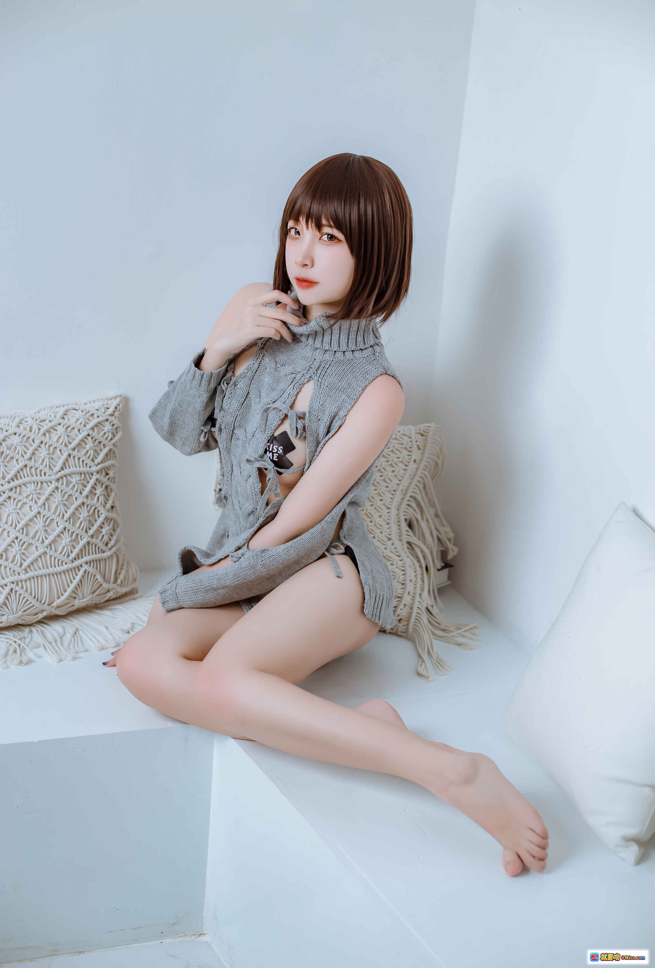 图片[5] - 二佐Nisa NO.077 2020私房写真 洞洞毛衣高领镂空设计 美腿坐姿室内拍摄 66P高清图集 - 就要吻