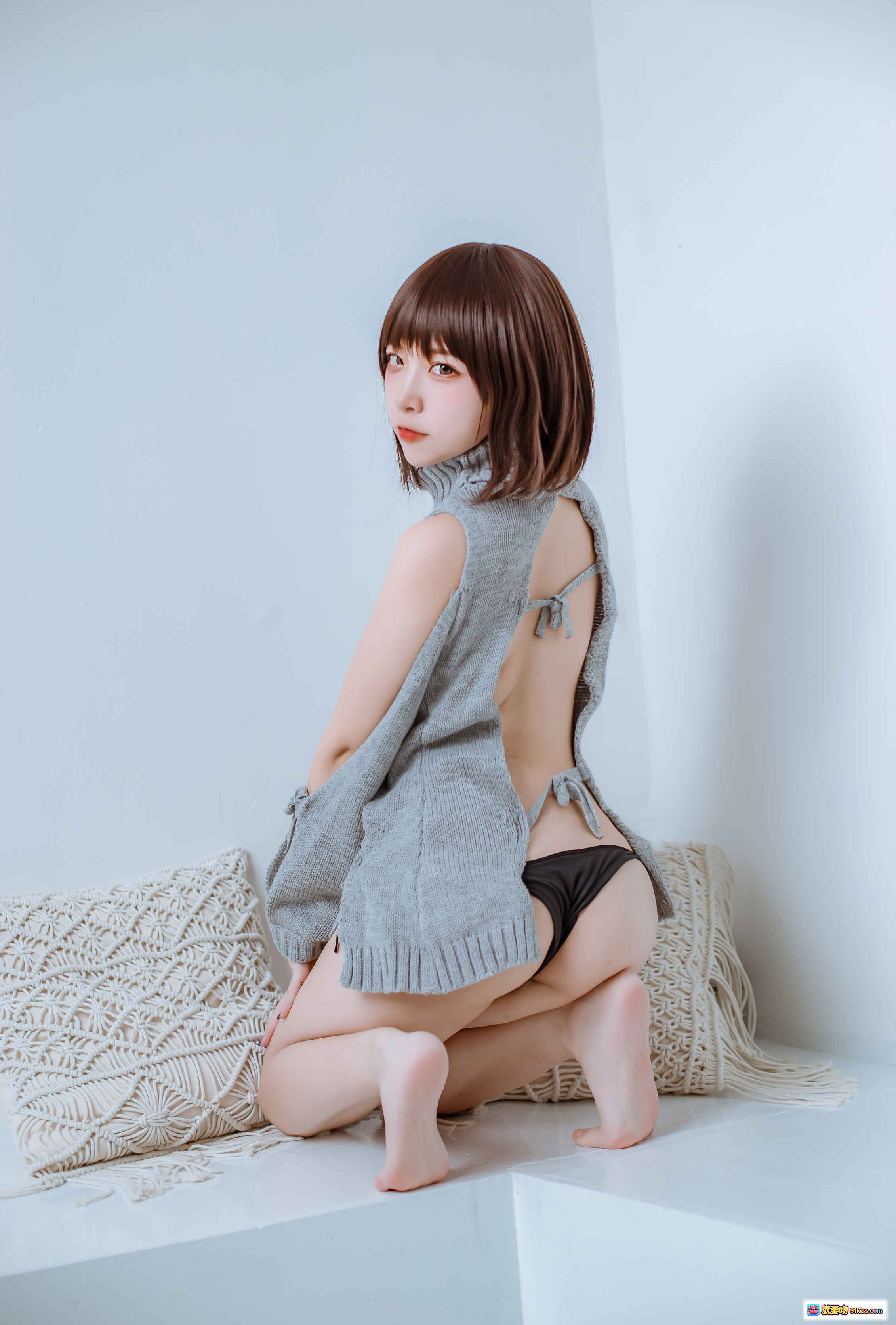 图片[9] - 二佐Nisa NO.077 2020私房写真 洞洞毛衣高领镂空设计 美腿坐姿室内拍摄 66P高清图集 - 就要吻