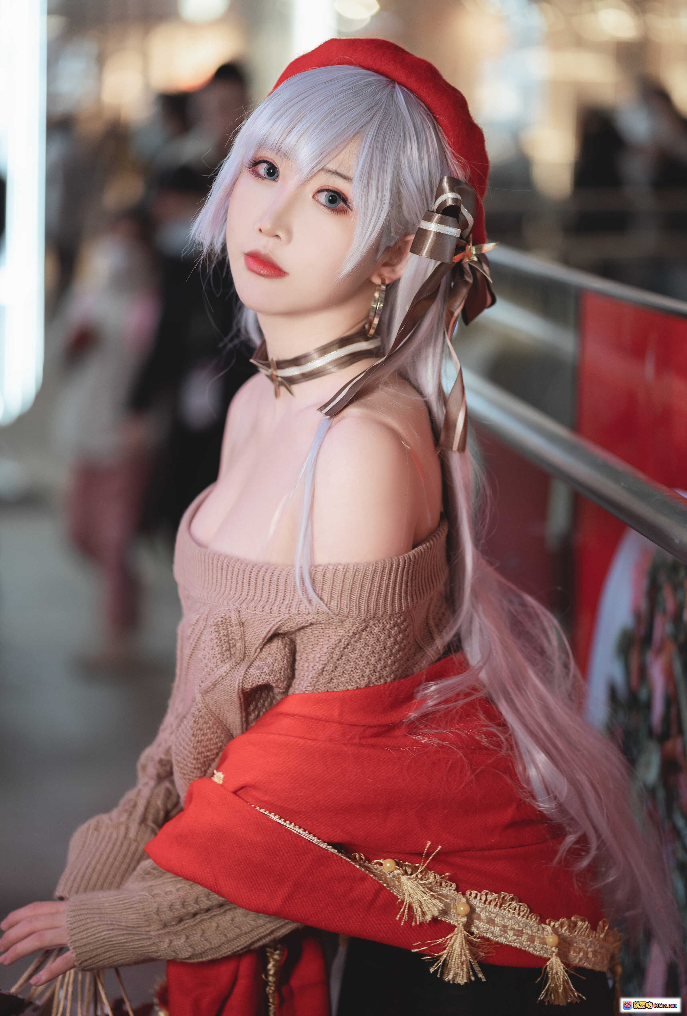 图片[5] - 面饼仙儿NO.105圣诞贝法cos写真｜银发红帽毛衣黑丝街头夜拍17P高清图集 - 就要吻