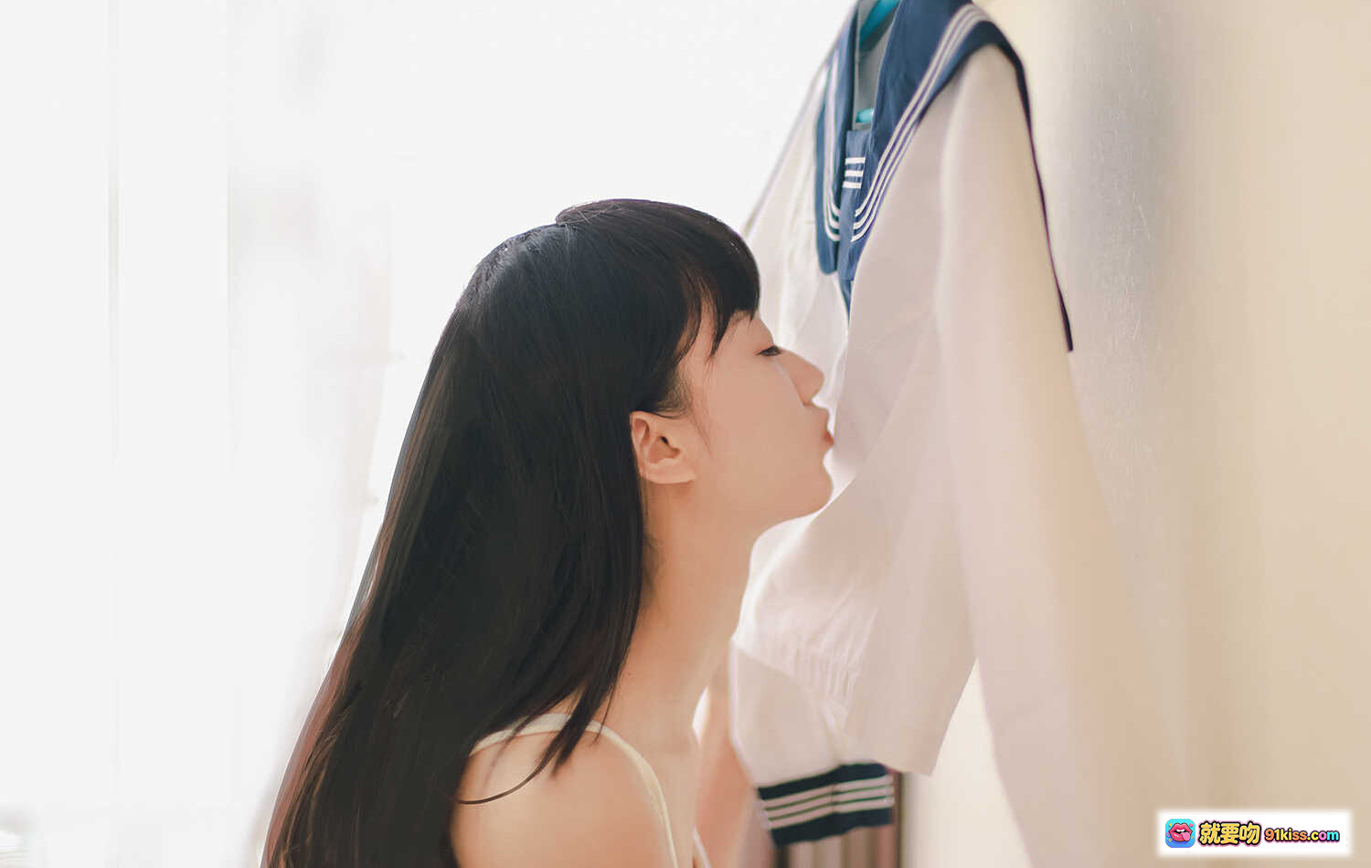 图片[4] - 木绵绵OwO水手服cos写真 27P高清美图 少女坐地穿袜温柔瞬间 日系校园风穿搭 17MB大图下载 - 就要吻