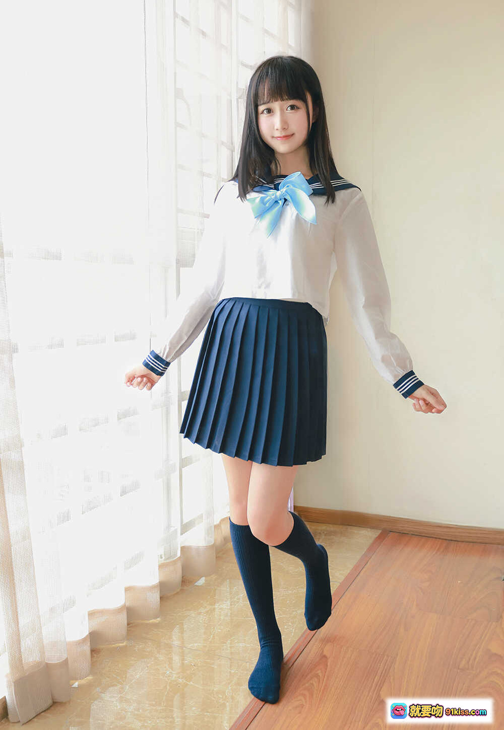 图片[2] - 木绵绵OwO水手服cos写真 27P高清美图 少女坐地穿袜温柔瞬间 日系校园风穿搭 17MB大图下载 - 就要吻