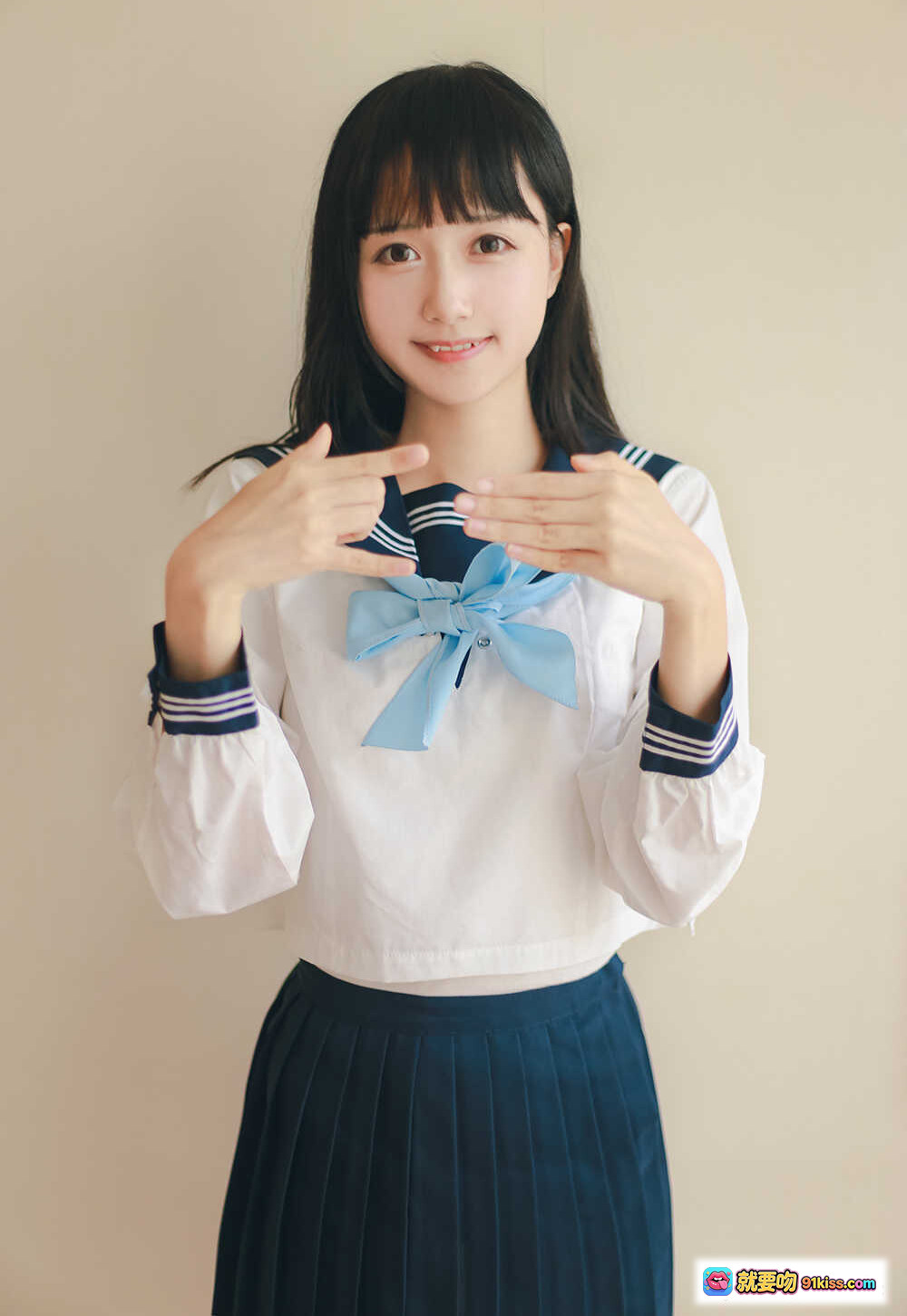 图片[5] - 木绵绵OwO水手服cos写真 27P高清美图 少女坐地穿袜温柔瞬间 日系校园风穿搭 17MB大图下载 - 就要吻